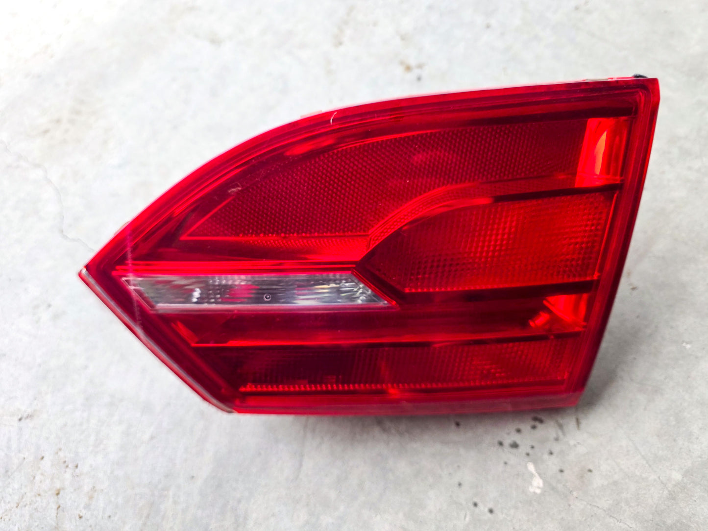 2011-2014 Volkswagen Jetta Driver Left Side Tail Light