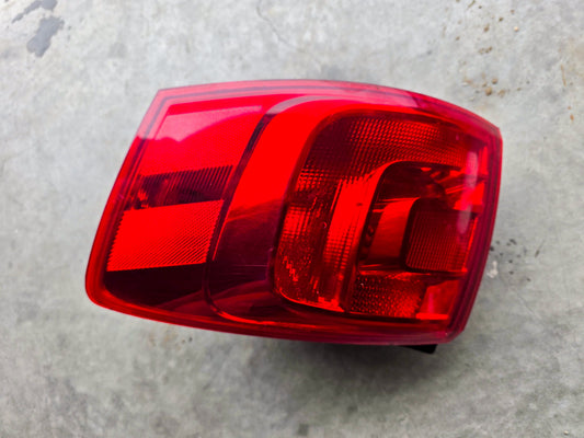 2012 Volkswagen Jetta Rear Passenger Right Side Tail Light, Tail Lamp, Stop Lamp Combination OEM
