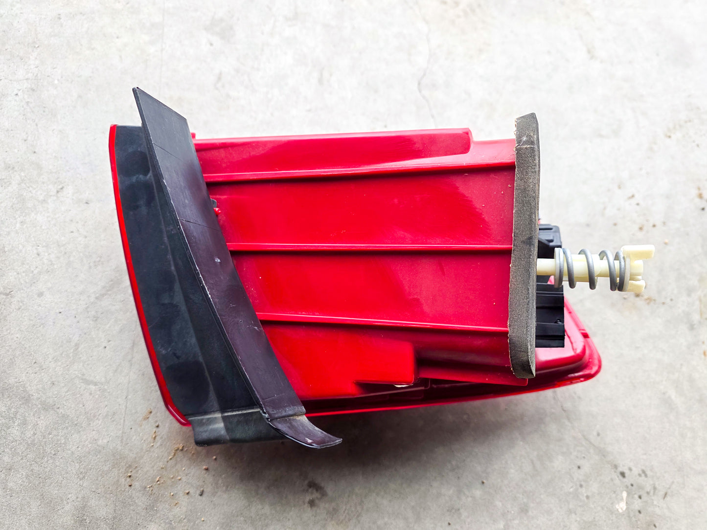 2012 Volkswagen Jetta Rear Passenger Right Side Tail Light, Tail Lamp, Stop Lamp Combination OEM
