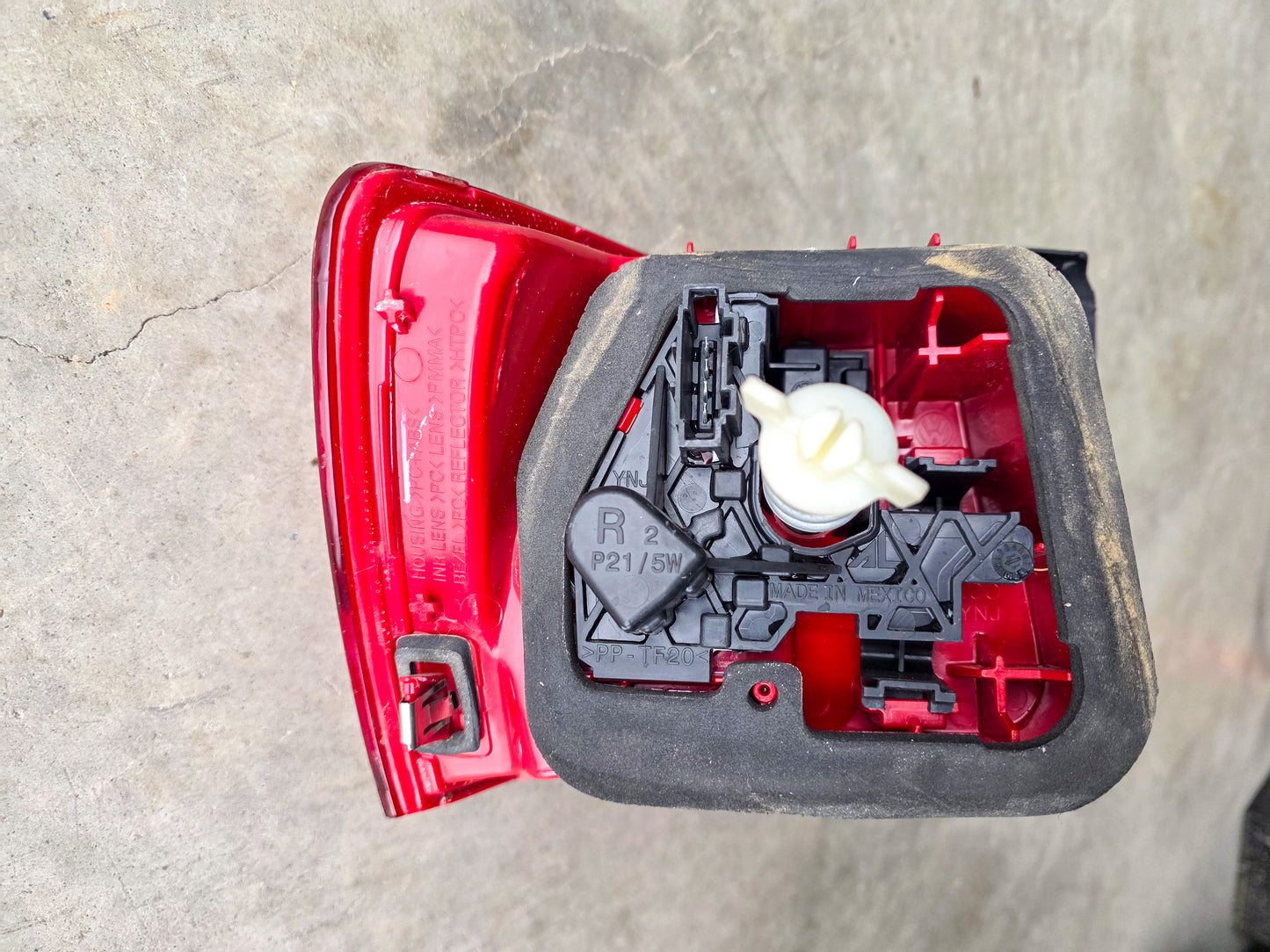 2012 Volkswagen Jetta Rear Passenger Right Side Tail Light, Tail Lamp, Stop Lamp Combination OEM