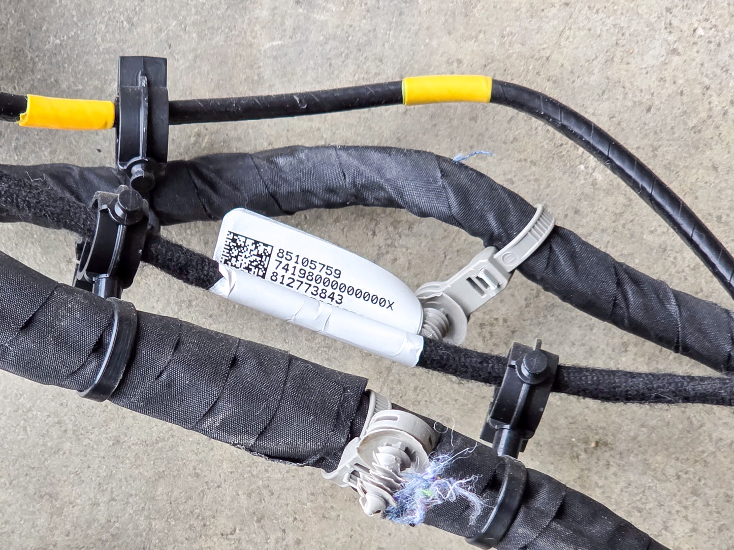 2024 Chevrolet Blazer Harness Auxiliary Wireless Communication Interface Antenna Coaxial Cable Front Floor Courtesy Lamp