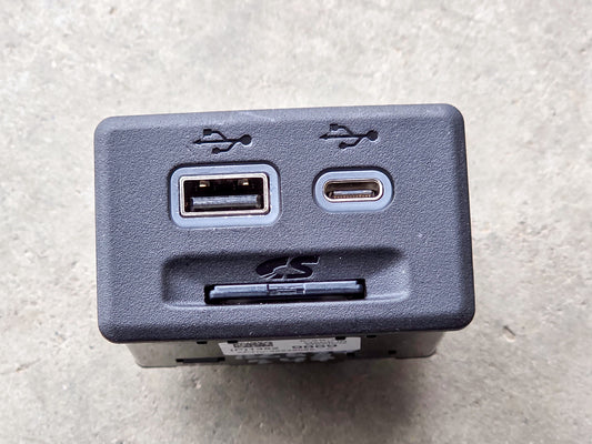 2024 Chevrolet Blazer Receptacle Assembly USB USB-C SD Card 13529869
