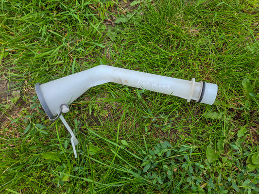 2013-2019 Nissan Qashqai Washer Fluid Reservoir Filler Pipe
