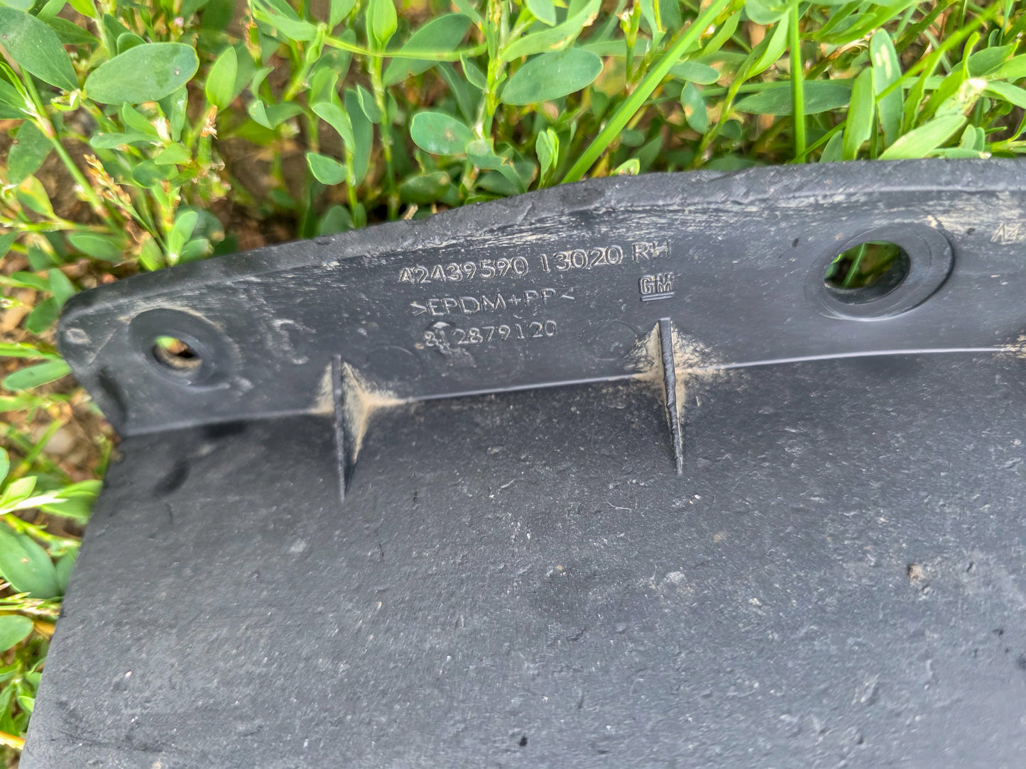 2019-2024 Chevrolet Blazer Passenger Side Fender Deflector