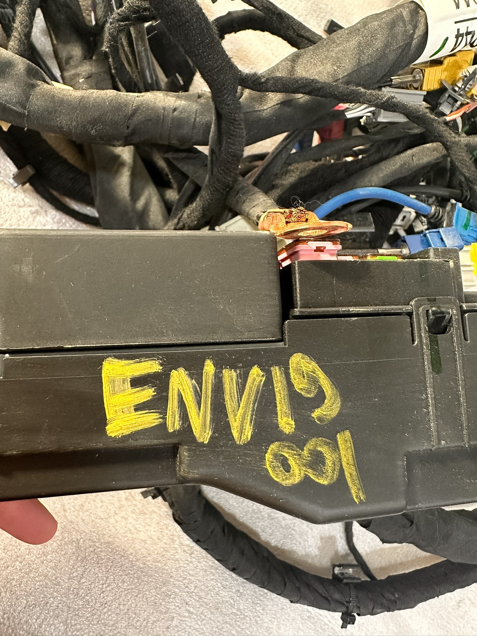 2016-2020 Buick Envision Under Dash Fuse Junction Box and Wiring Harness OEM 84377944, 13991827 - view 3