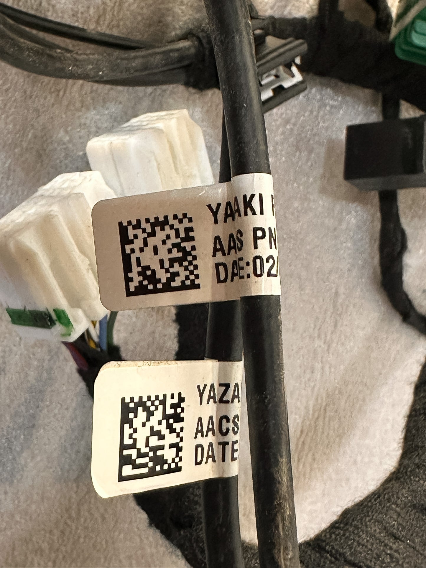 2016-2020 Buick Envision Under Dash Fuse Junction Box and Wiring Harness OEM 84377944, 13991827 - view 9