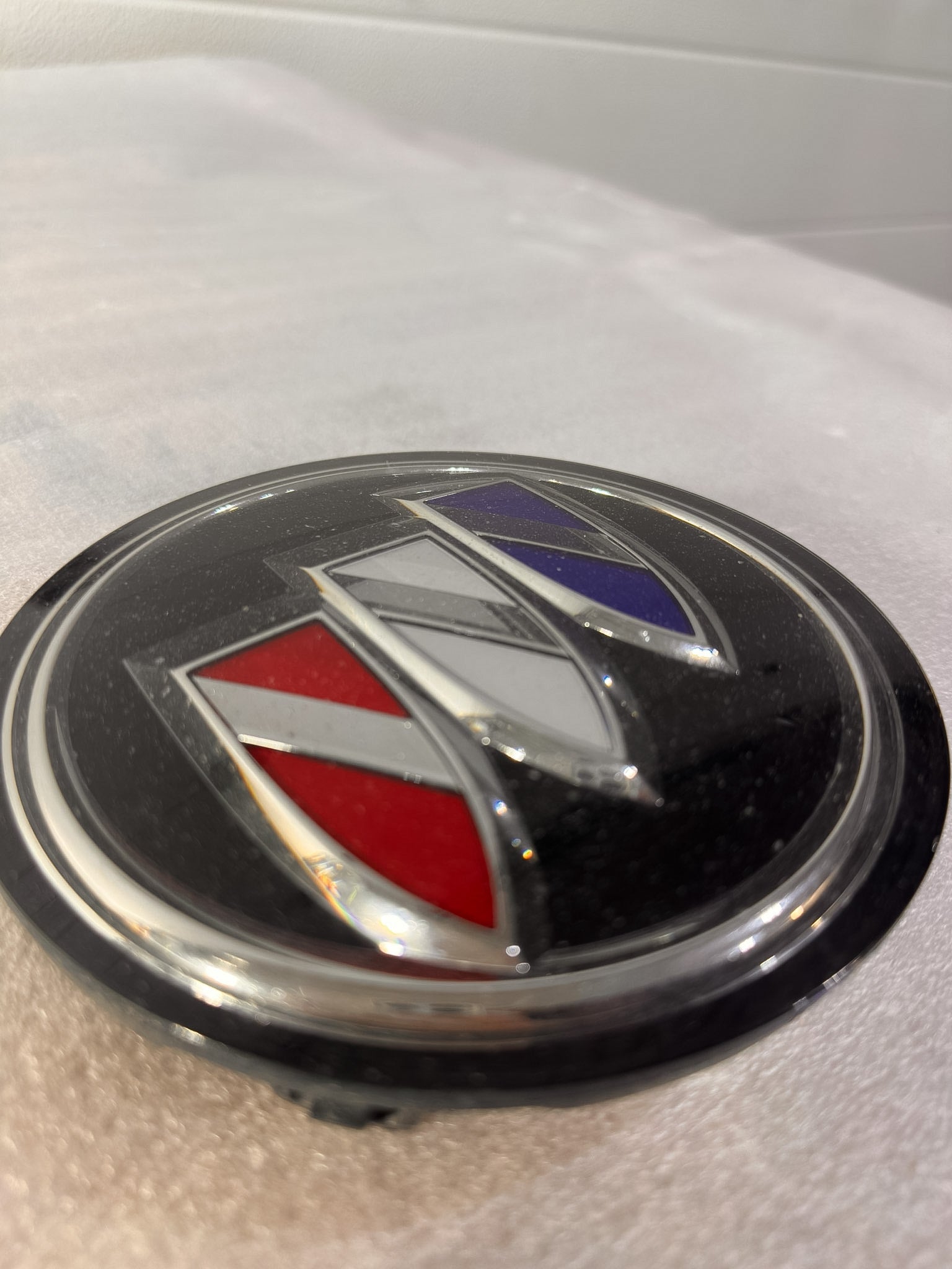 2017-2020 Buick Envision Front Grille Emblem 9056279, 9056280 - view 2