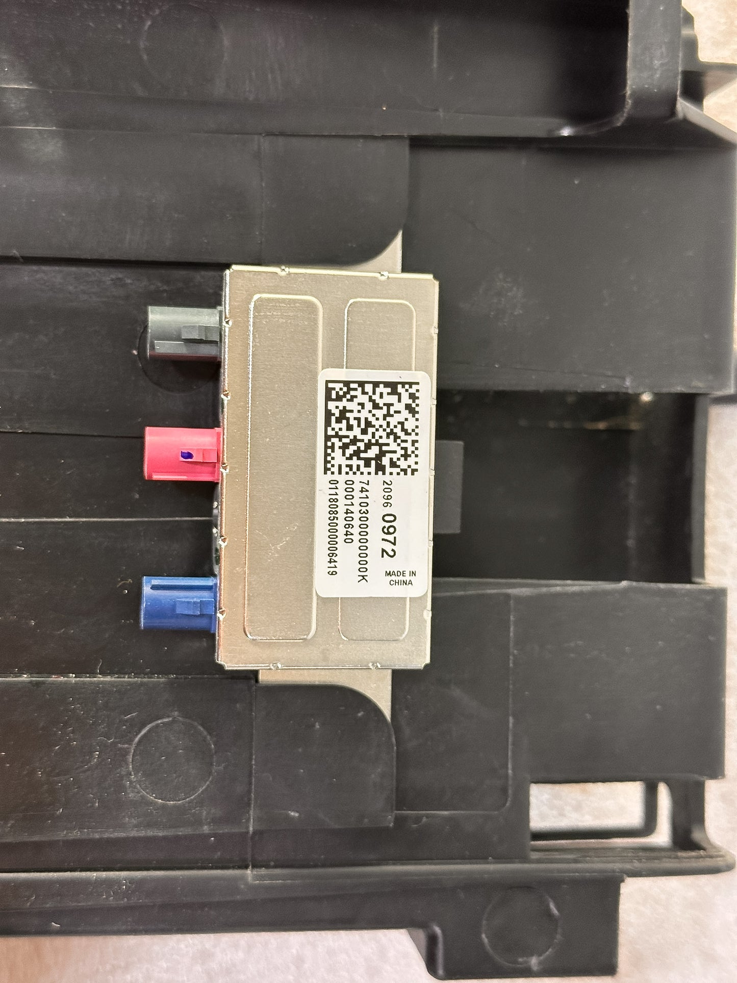 2017-2019 Buick Envision Communication Onstar Control Module OEM 84298328, 20960972, 23138617 - view 3
