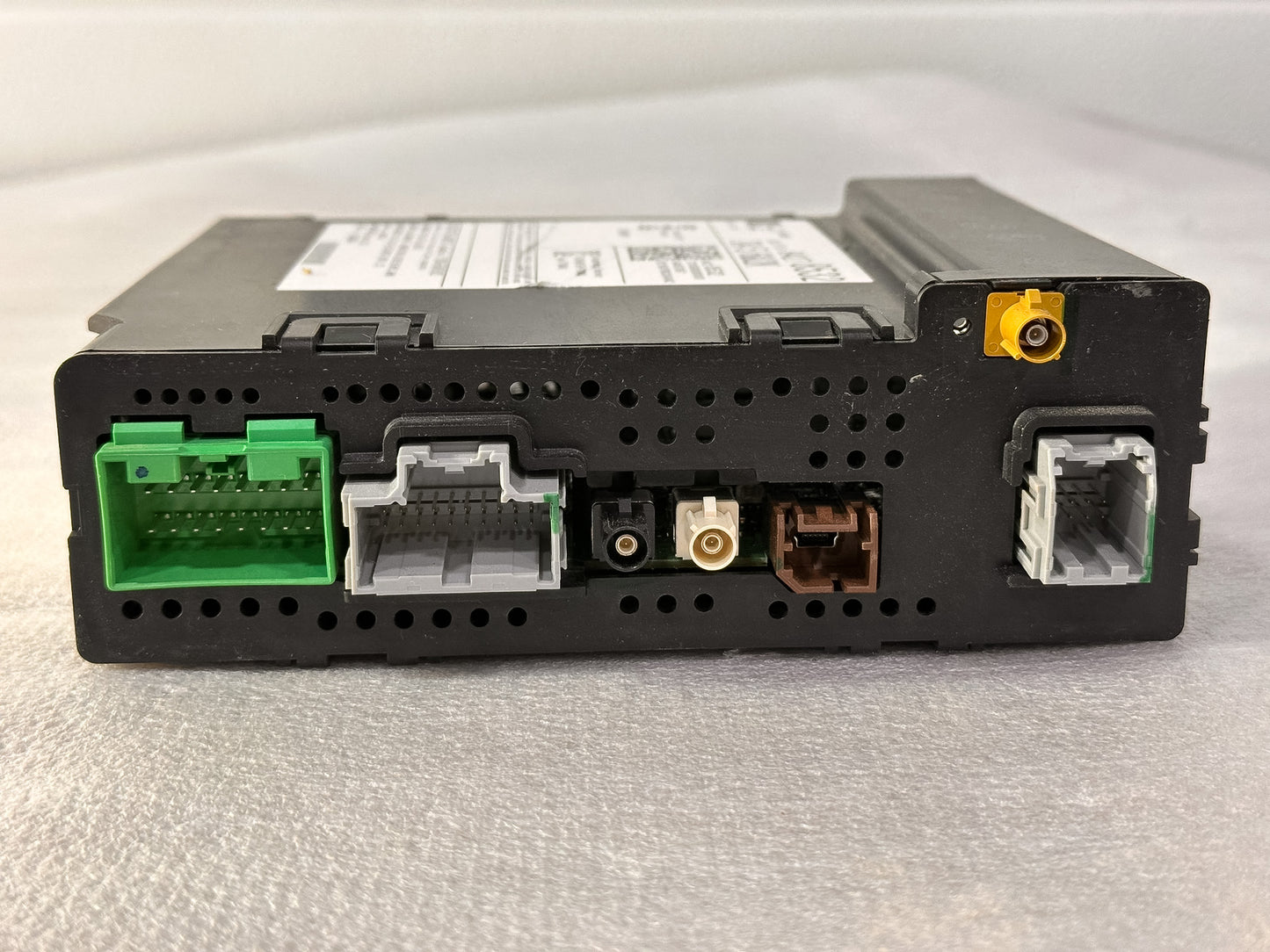 2016-2020 Buick Envision  Atellite Radio Control Module OEM 84278532 - view 3