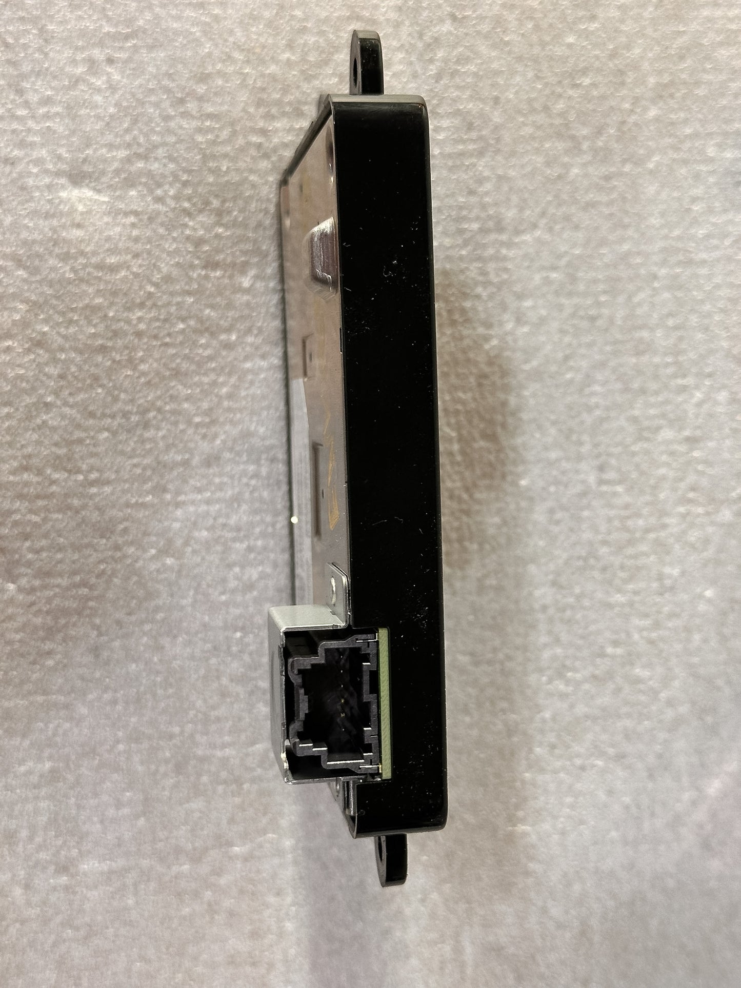 2019 Buick Envision Wireless Charging System Control Module 13521065 OEM 13521065, 13526246, 13527376, 13529205, 13533077, 13547616, 13547618 - view 3