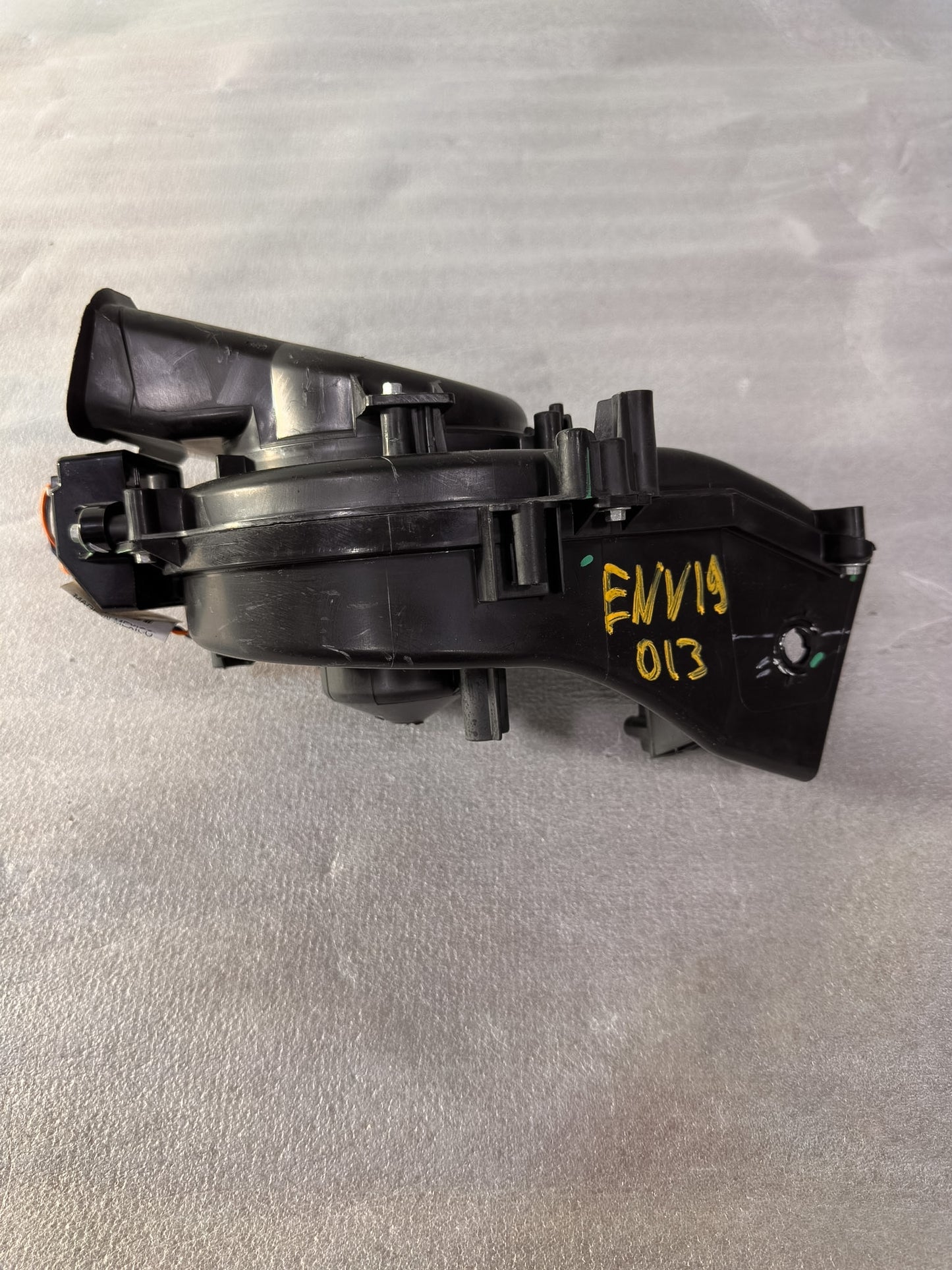 2016-2020 Buick Envision  A/C Center Console Blower Motor Assembly 13334158 - view 3