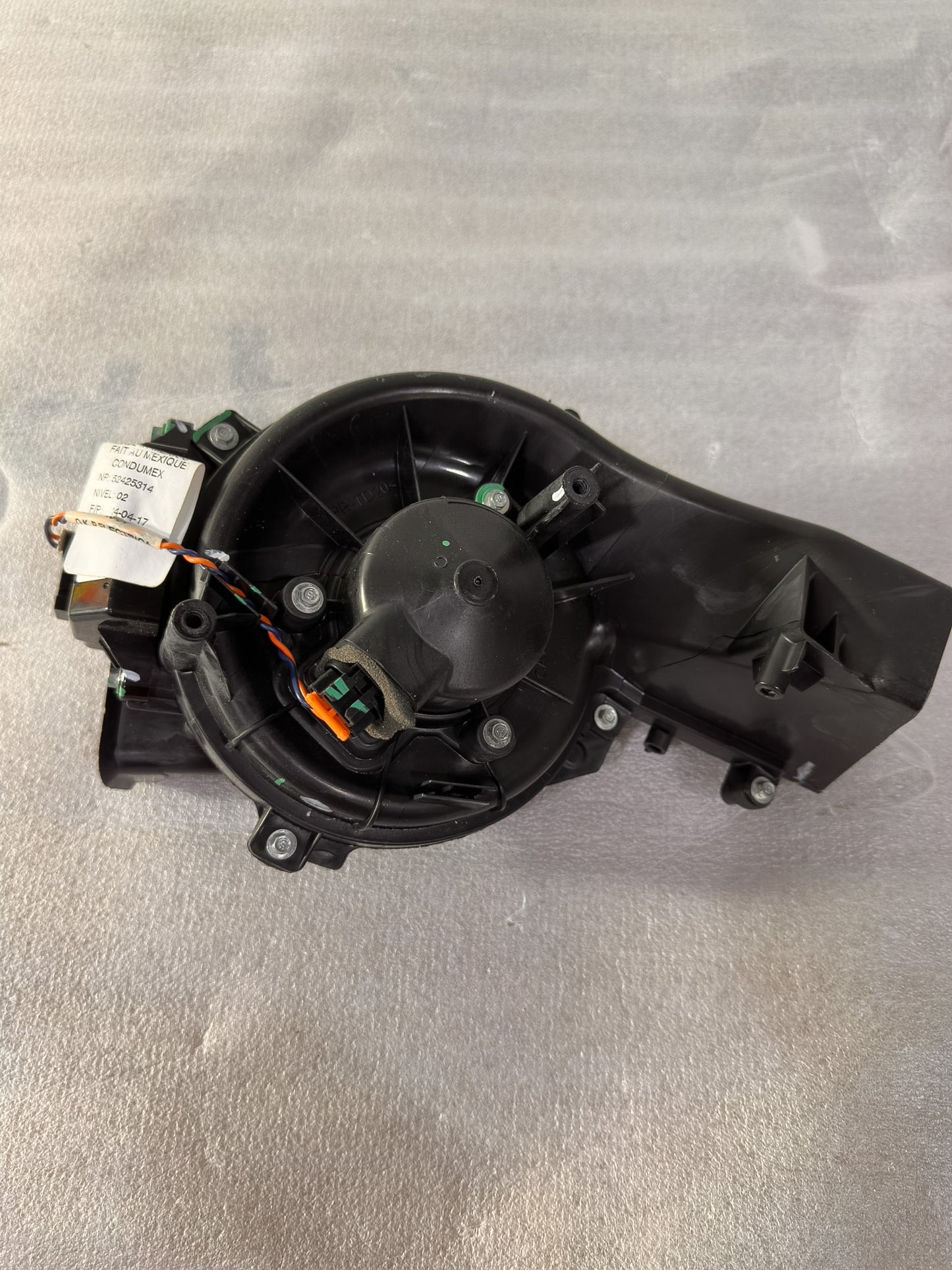 2016-2020 Buick Envision  A/C Center Console Blower Motor Assembly 13334158