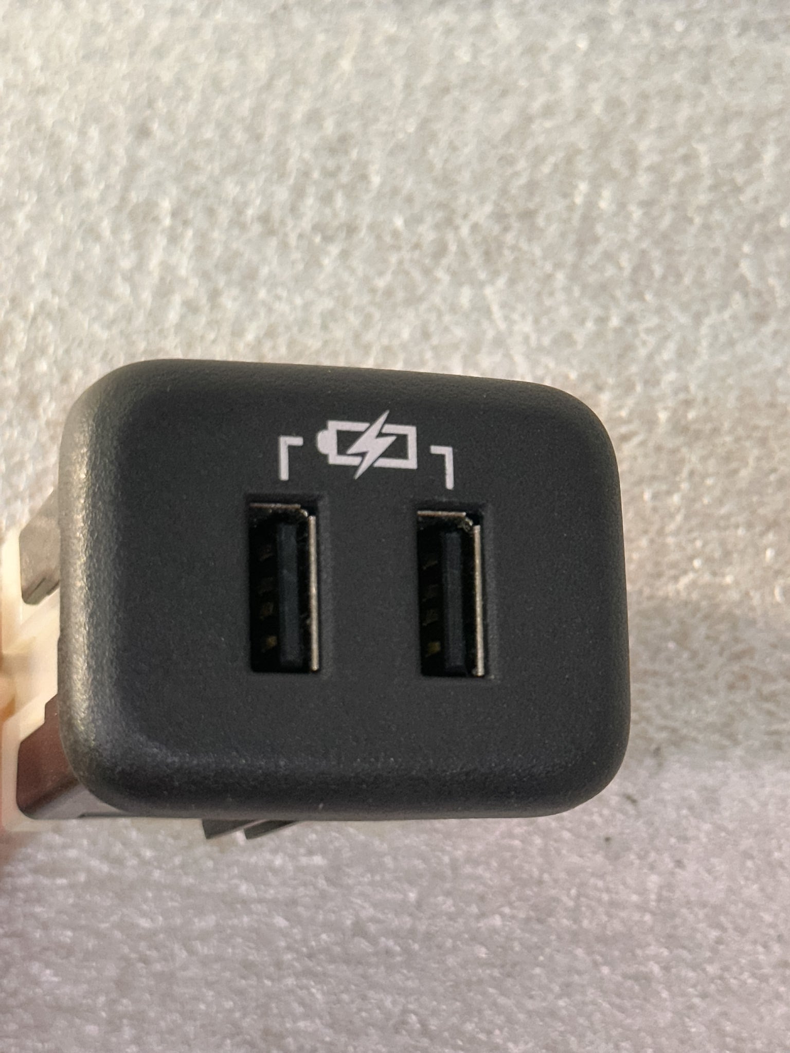 2013-2025 Buick Envision USB Port Interface Socket  13598459, 13589606, 13539082