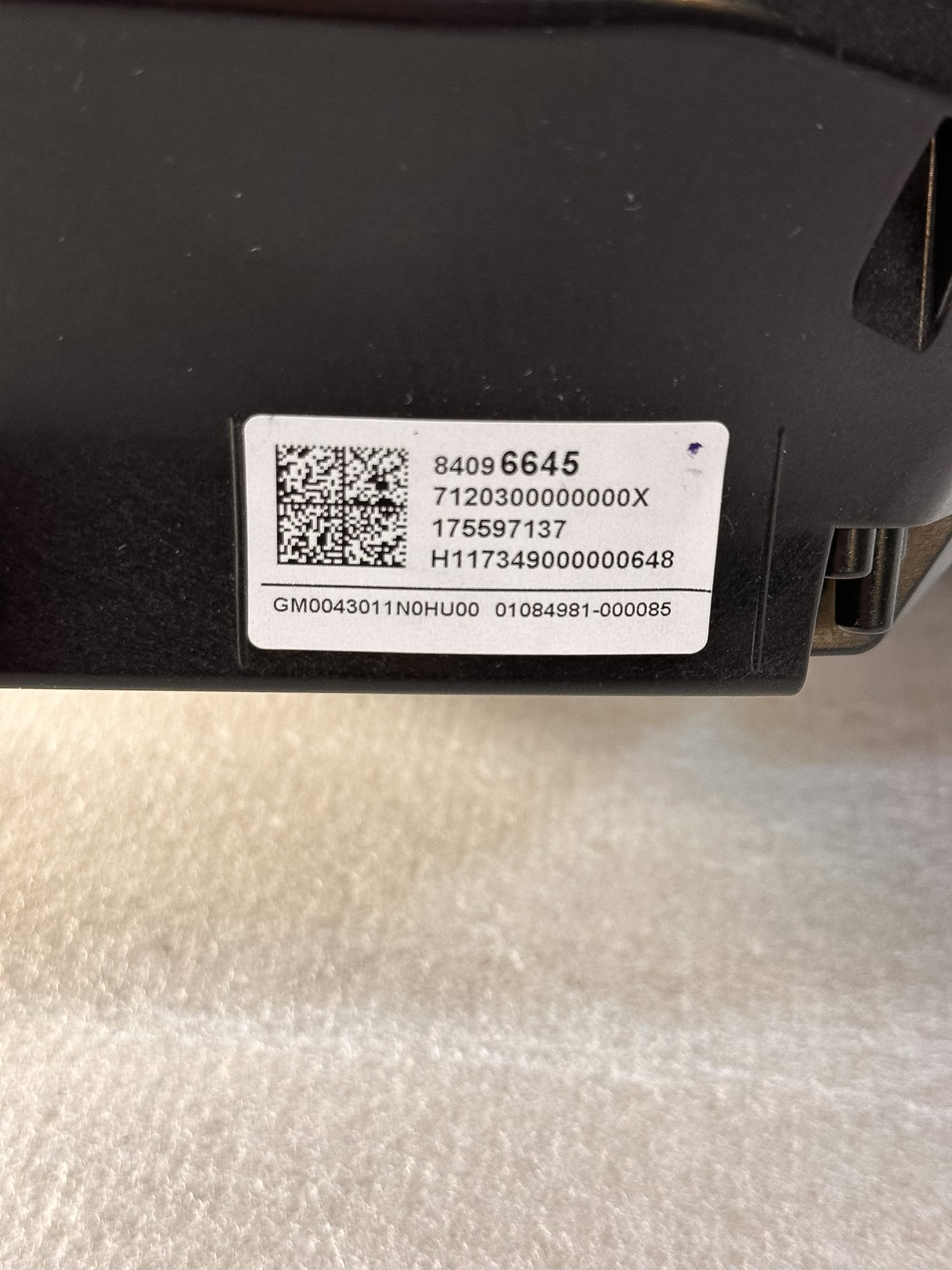 2016-2020 Buick Envision Head-Up Display 84096645, 23476195, 23505162,  84977187, 84146866, 84360495 - view 3