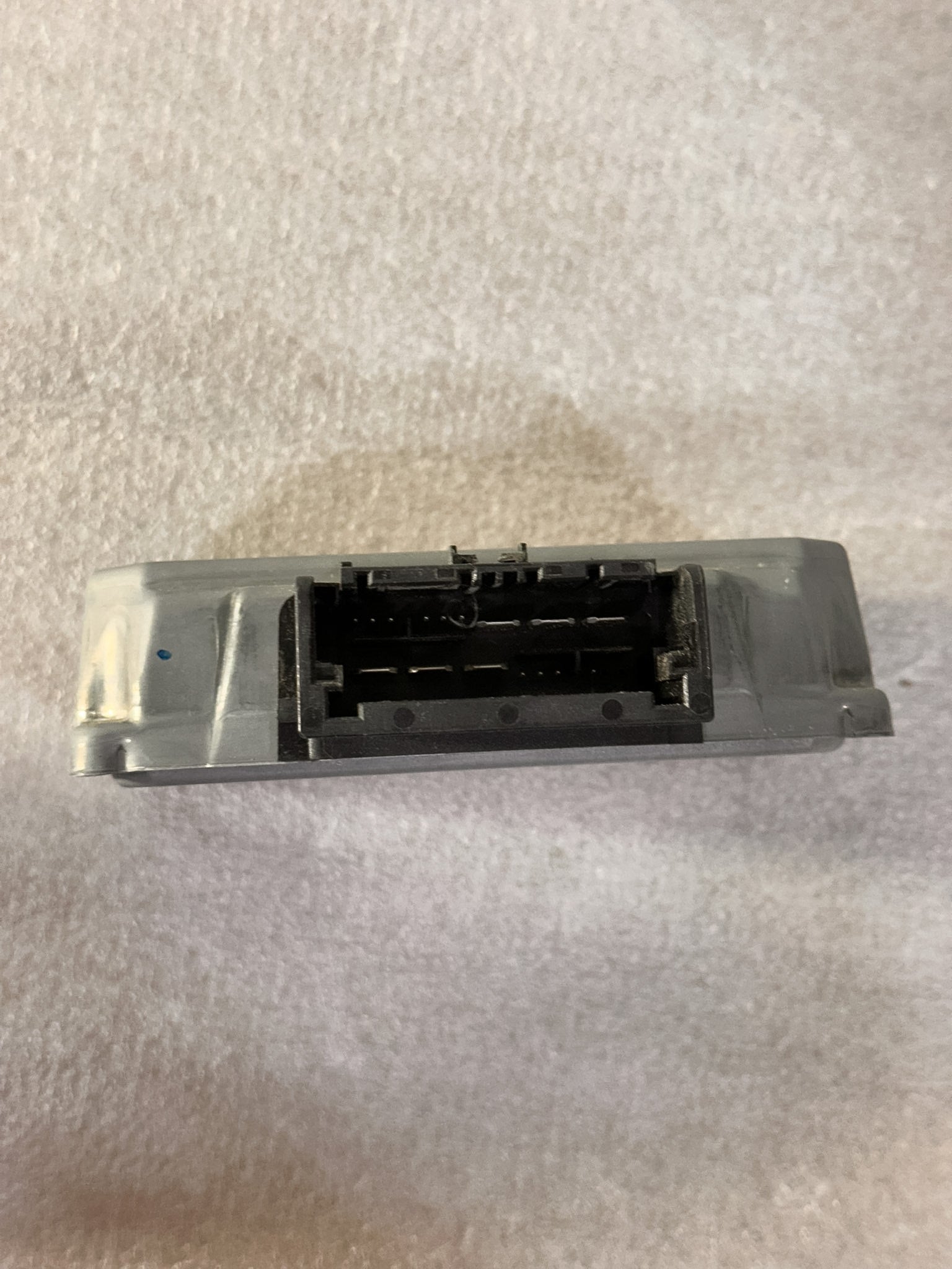 2017-2019 Buick Envision Multifunction Power Supply Converter 13514044, 13510484, 13462012, 13506066, 13509853 - view 3