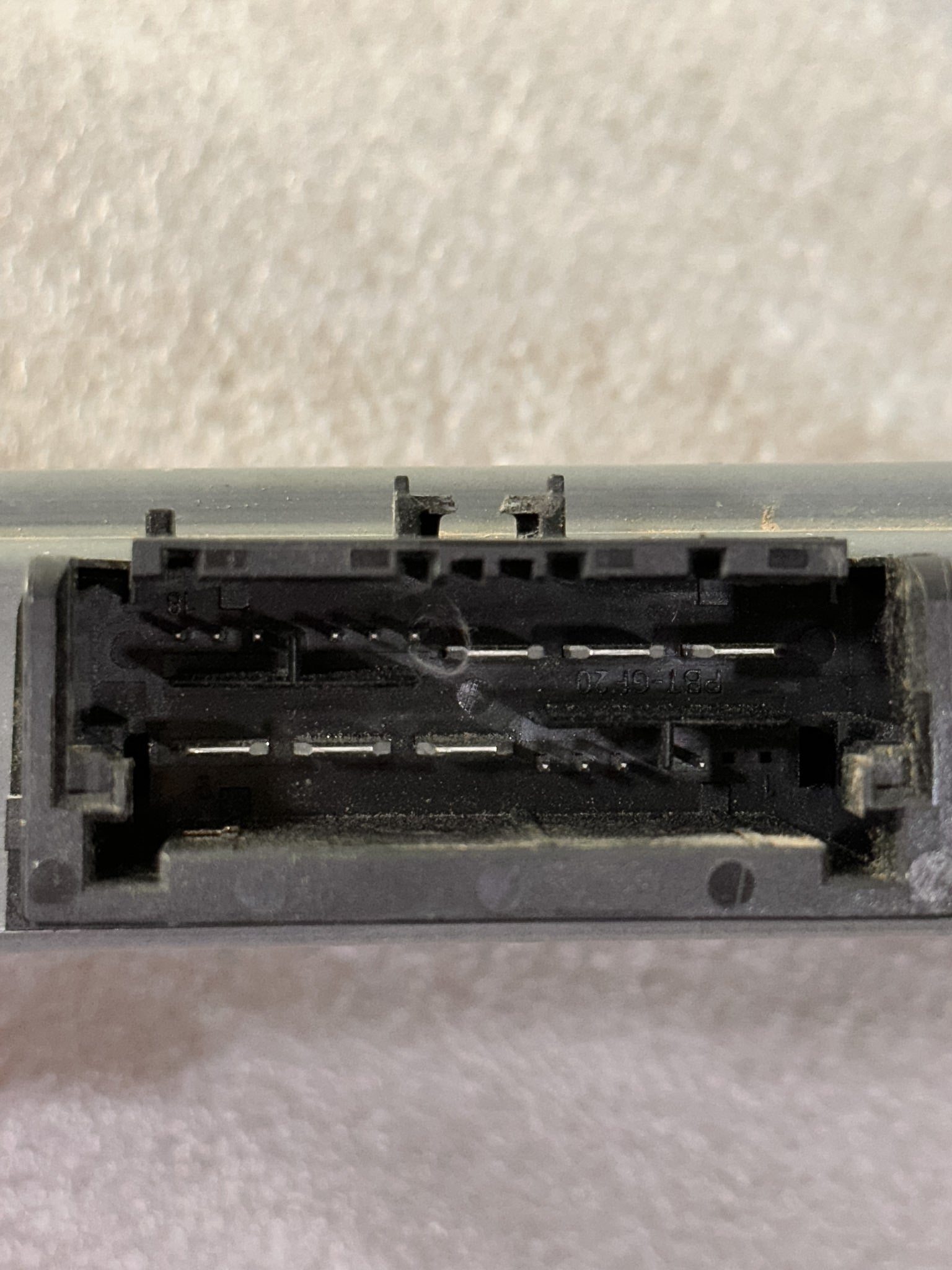 2017-2019 Buick Envision Multifunction Power Supply Converter 13514044, 13510484, 13462012, 13506066, 13509853 - view 4