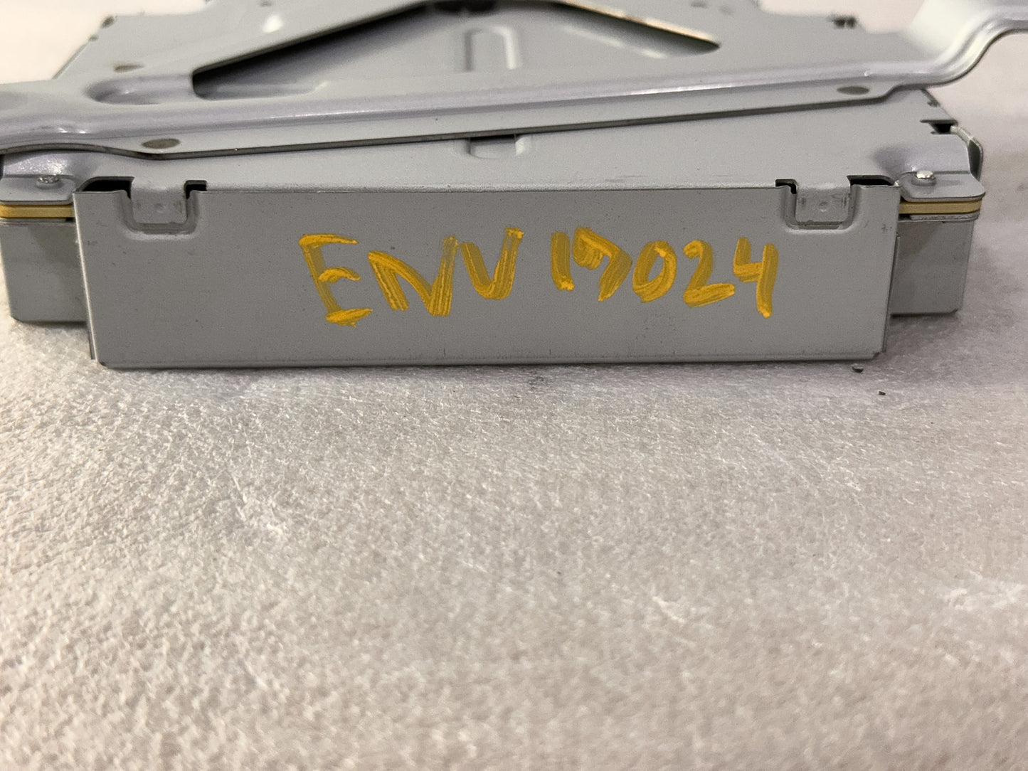 2019 Buick Envision Camera Control Unit  84289224, 007172401 - view 2