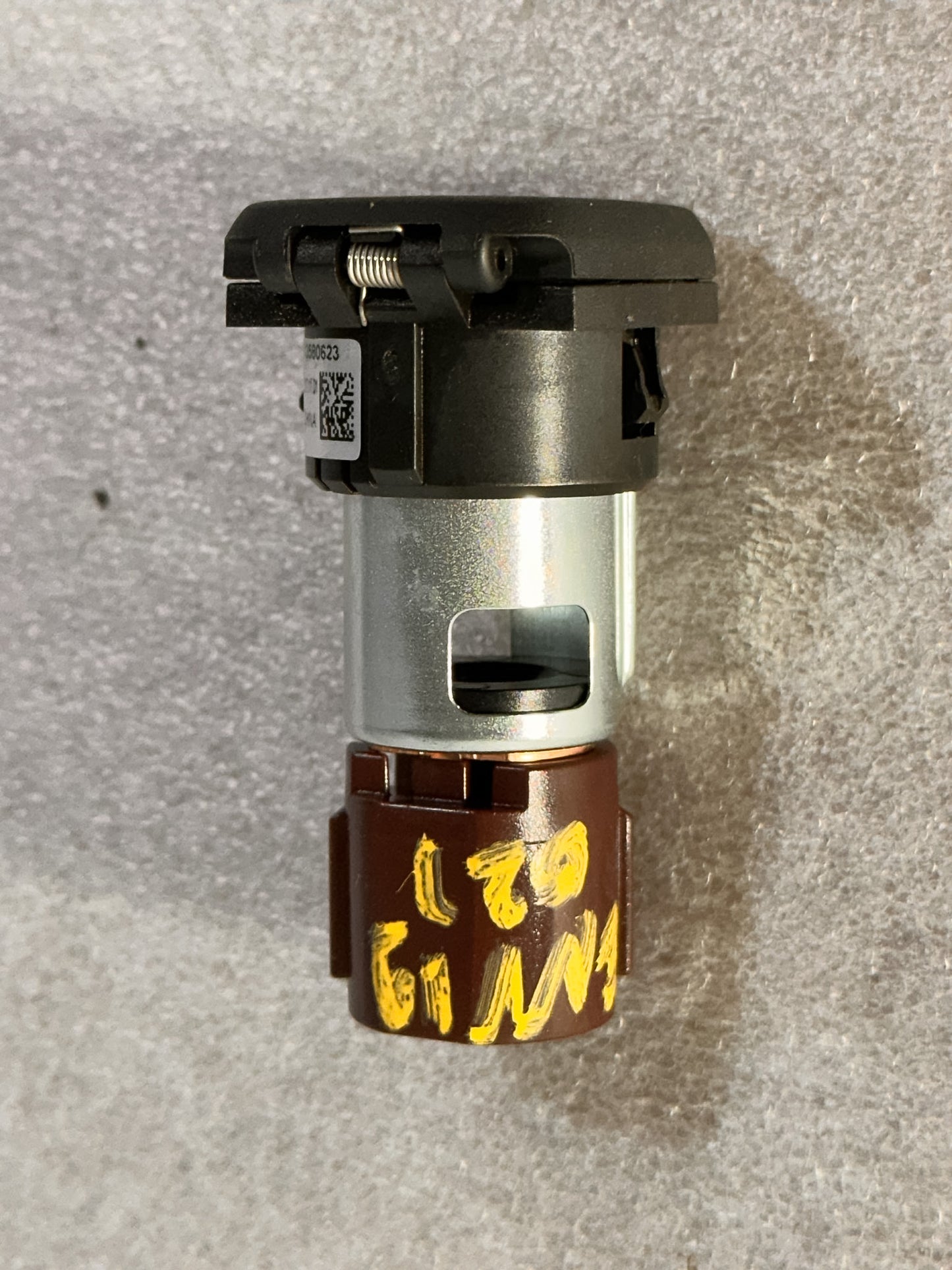 2019 Buick Envision Retainer, Accessory Power Receptacle 13580623, 13580625, 84090238, 86520313, 85054283