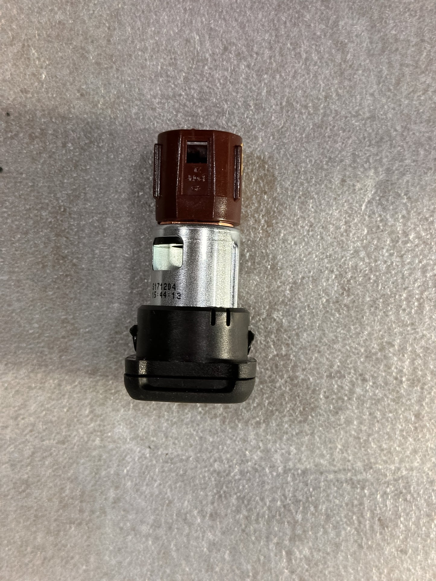 2019 Buick Envision Retainer, Accessory Power Receptacle 13580623, 13580625, 84090238, 86520313, 85054283 - view 4