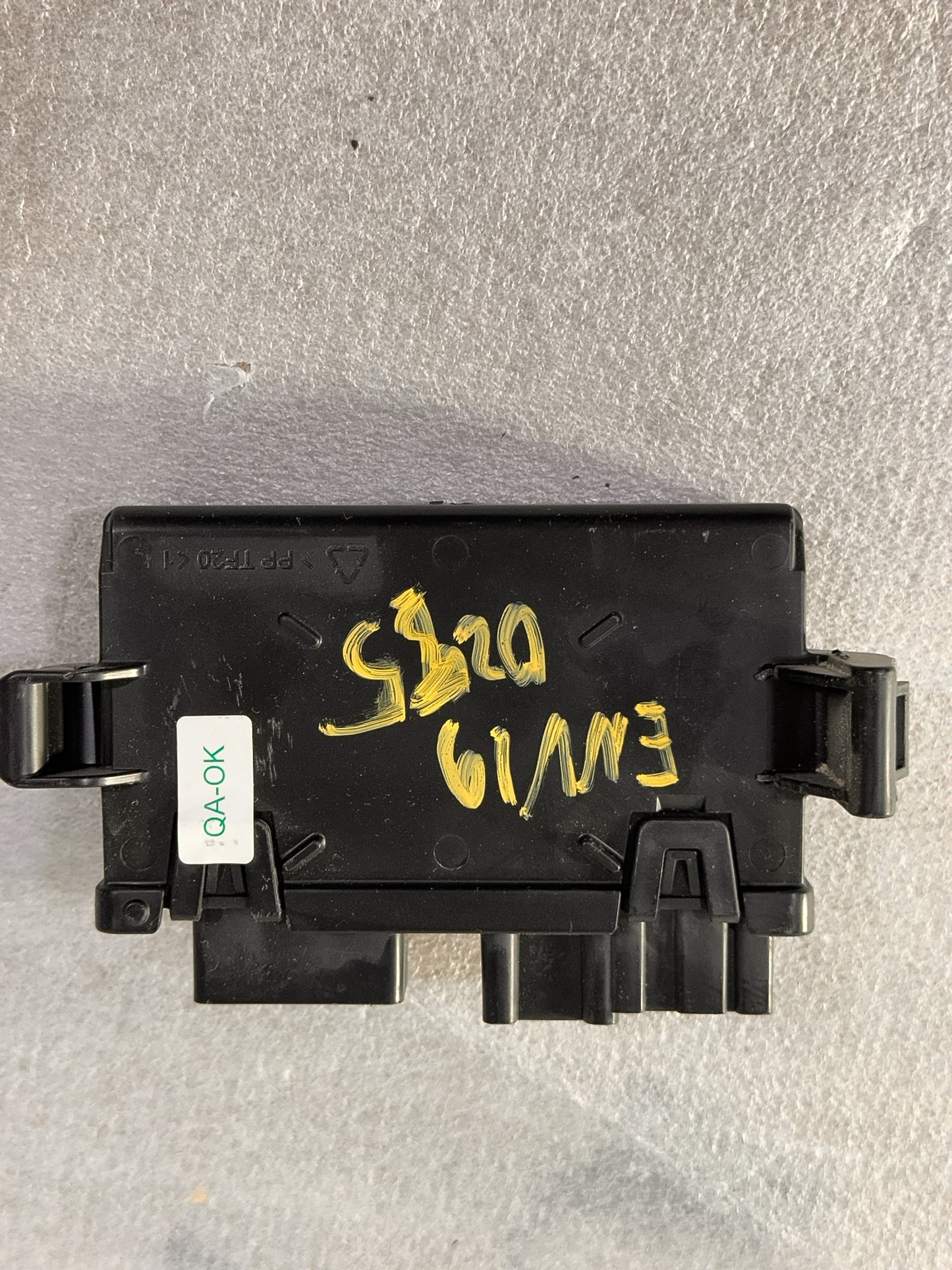 2019 Buick Envision Power Liftgate Tailgate Control Module OEM 84233603 - view 3