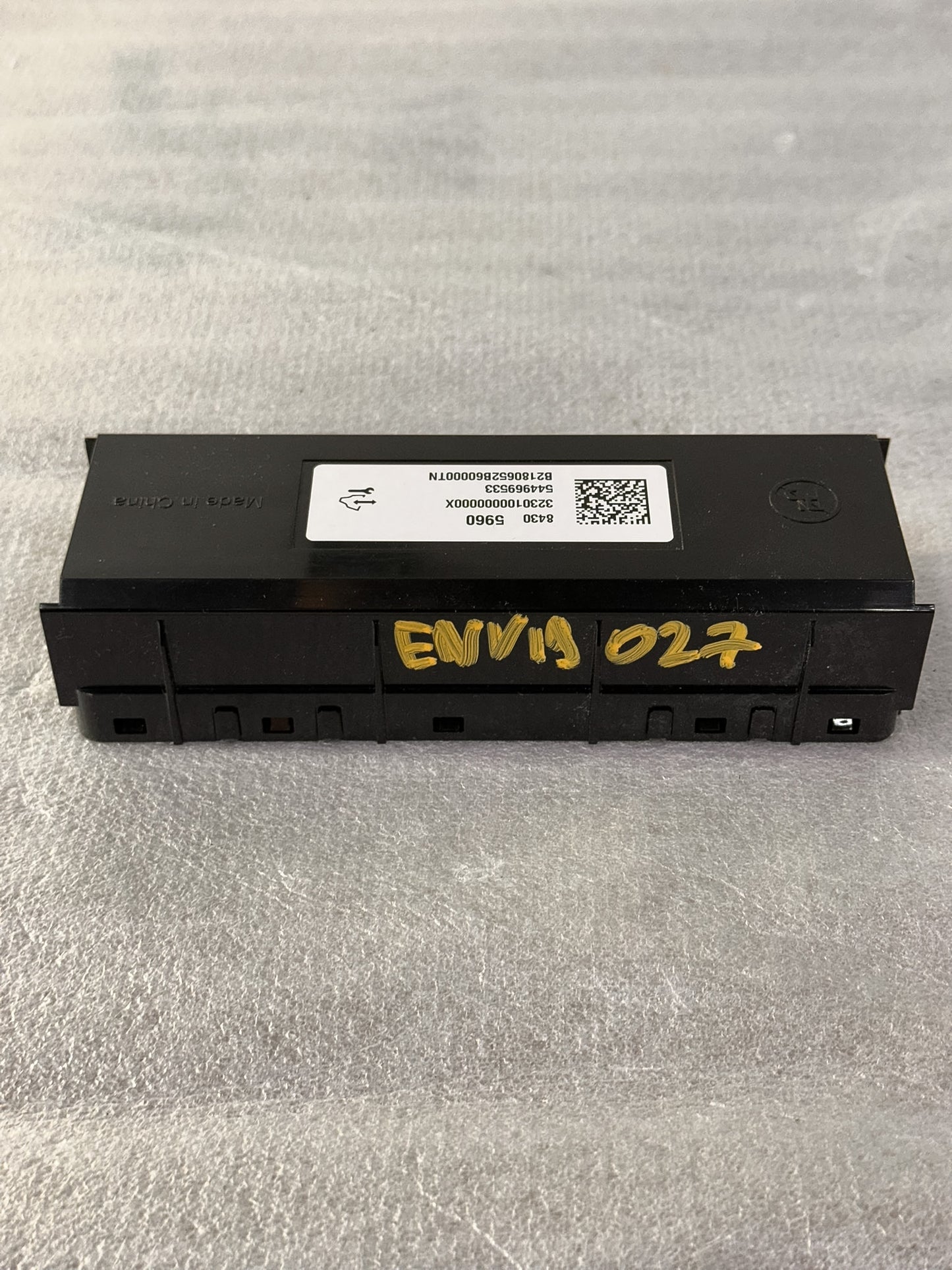 2017-2020 Buick Envision HVAC Heater Temperature Climate Control Module 84305960, 84130197, 84156988, 84174821, 84221981, 84221983, 84221984, 84234763 - view 2