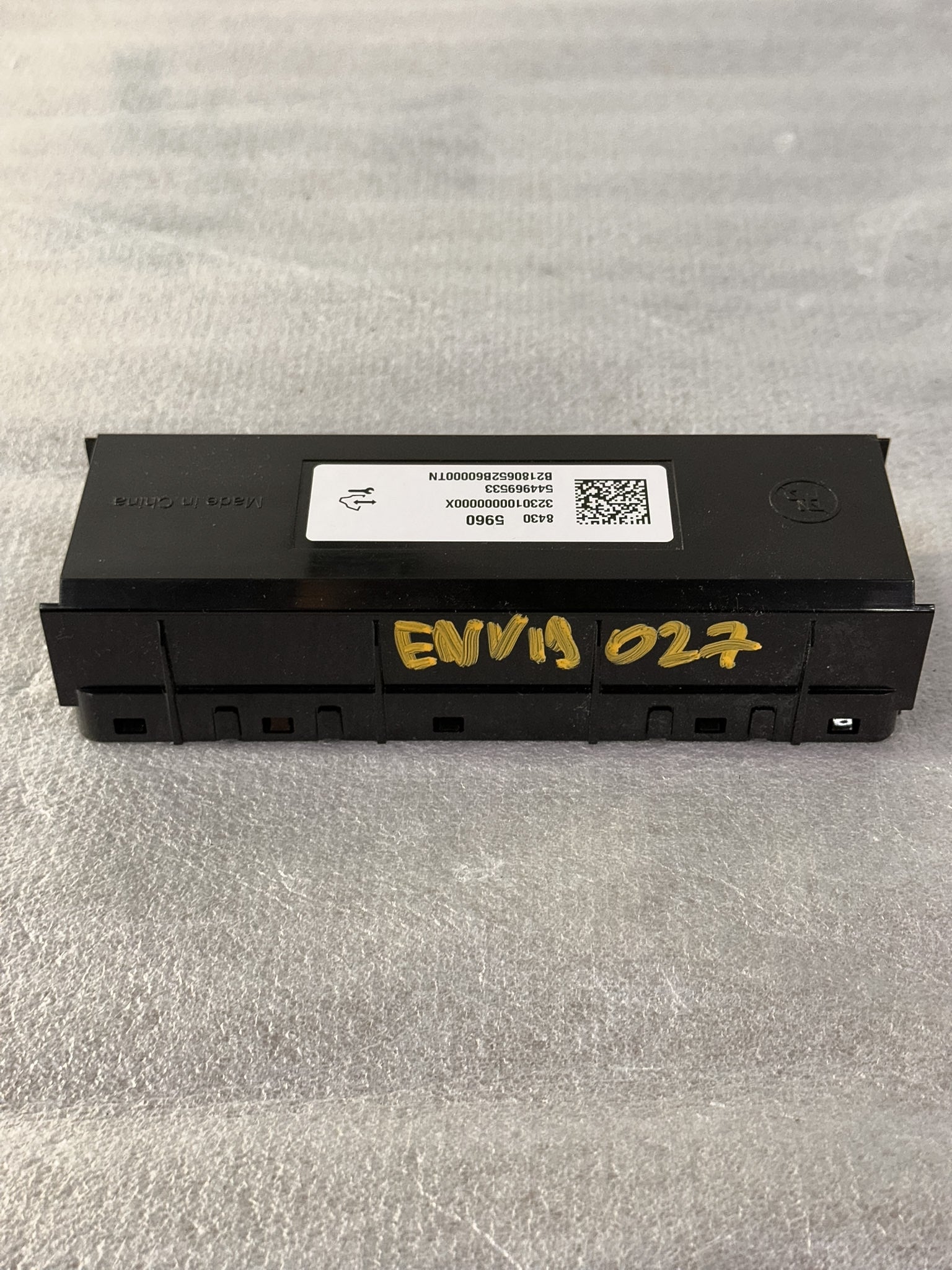 2017-2020 Buick Envision HVAC Heater Temperature Climate Control Module 84305960, 84130197, 84156988, 84174821, 84221981, 84221983, 84221984, 84234763 - view 2