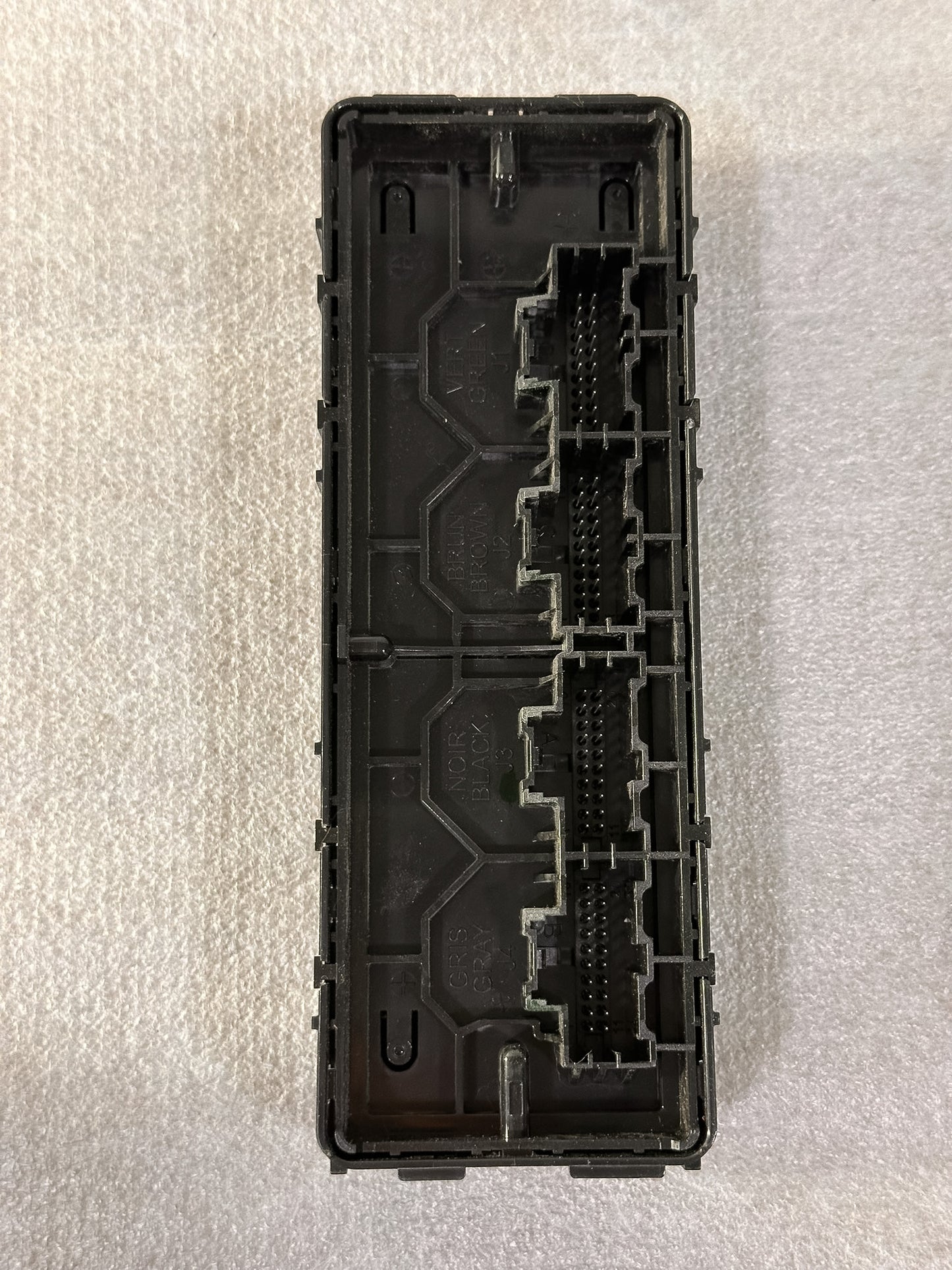 2017-2020 Buick Envision HVAC Heater Temperature Climate Control Module 84305960, 84130197, 84156988, 84174821, 84221981, 84221983, 84221984, 84234763 - view 3