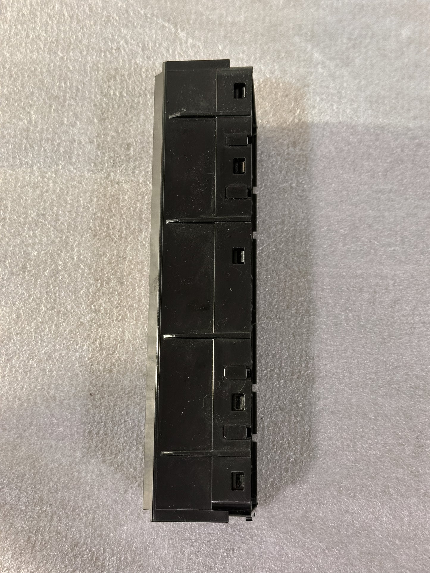 2017-2020 Buick Envision HVAC Heater Temperature Climate Control Module 84305960, 84130197, 84156988, 84174821, 84221981, 84221983, 84221984, 84234763 - view 4