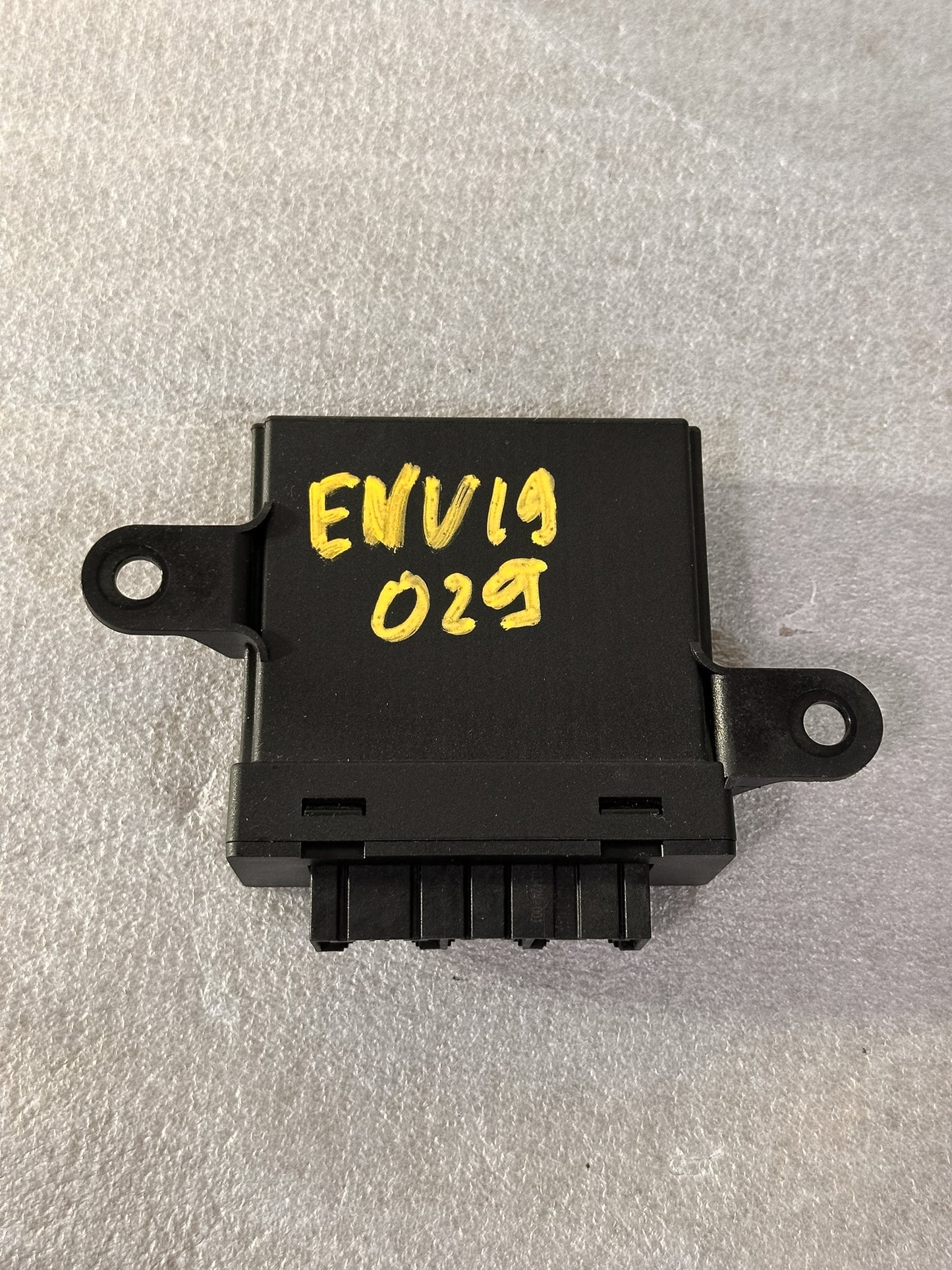2018-2019 Buick Envision Driver Park Assist Module 84269660, 84167187, 84339222, 84498699 - view 5
