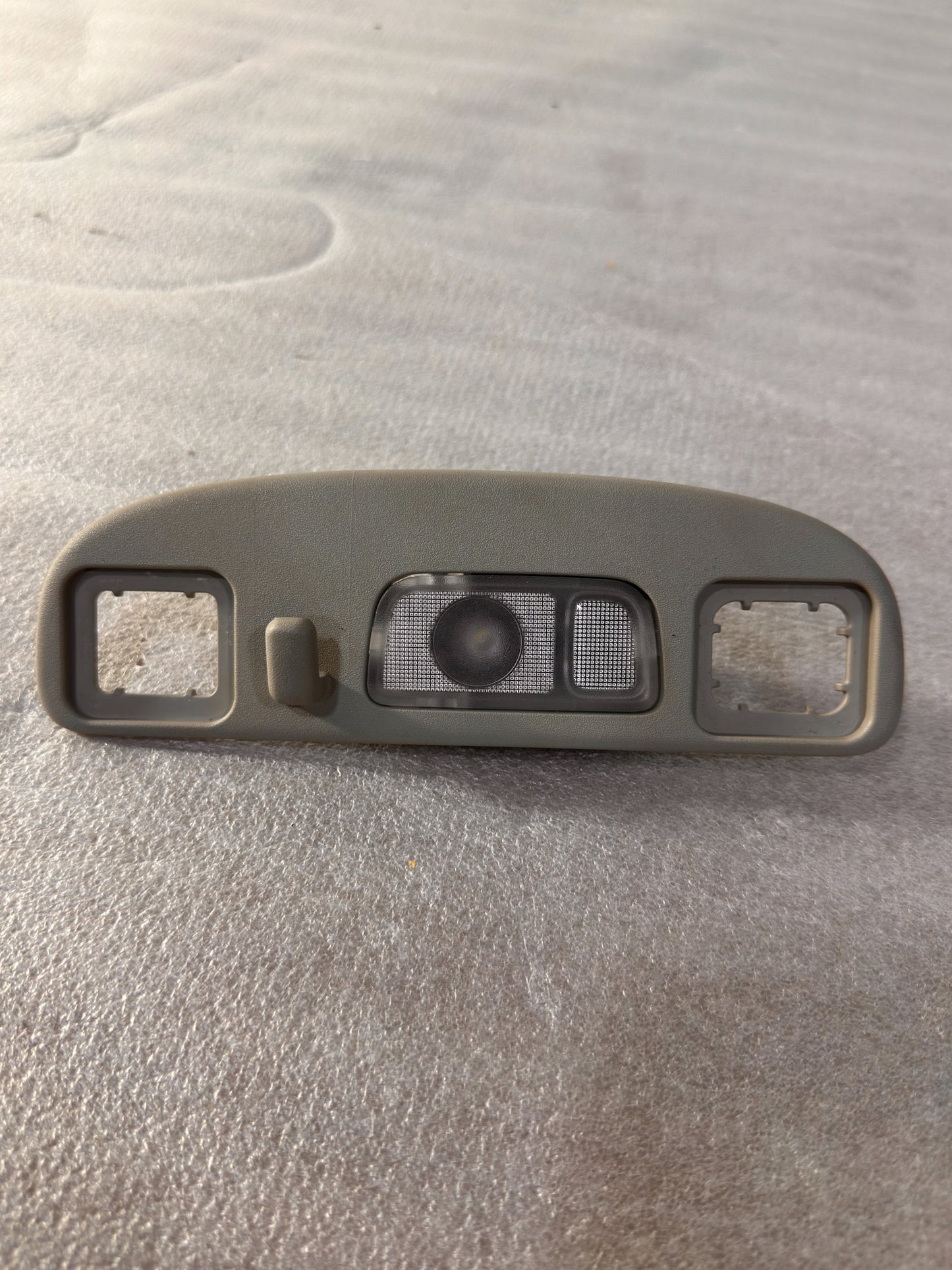 2016-2020 Buick Envision Driver Side Roof Rail Rear Reading and Courtesy Lamp 39013493,  39126062