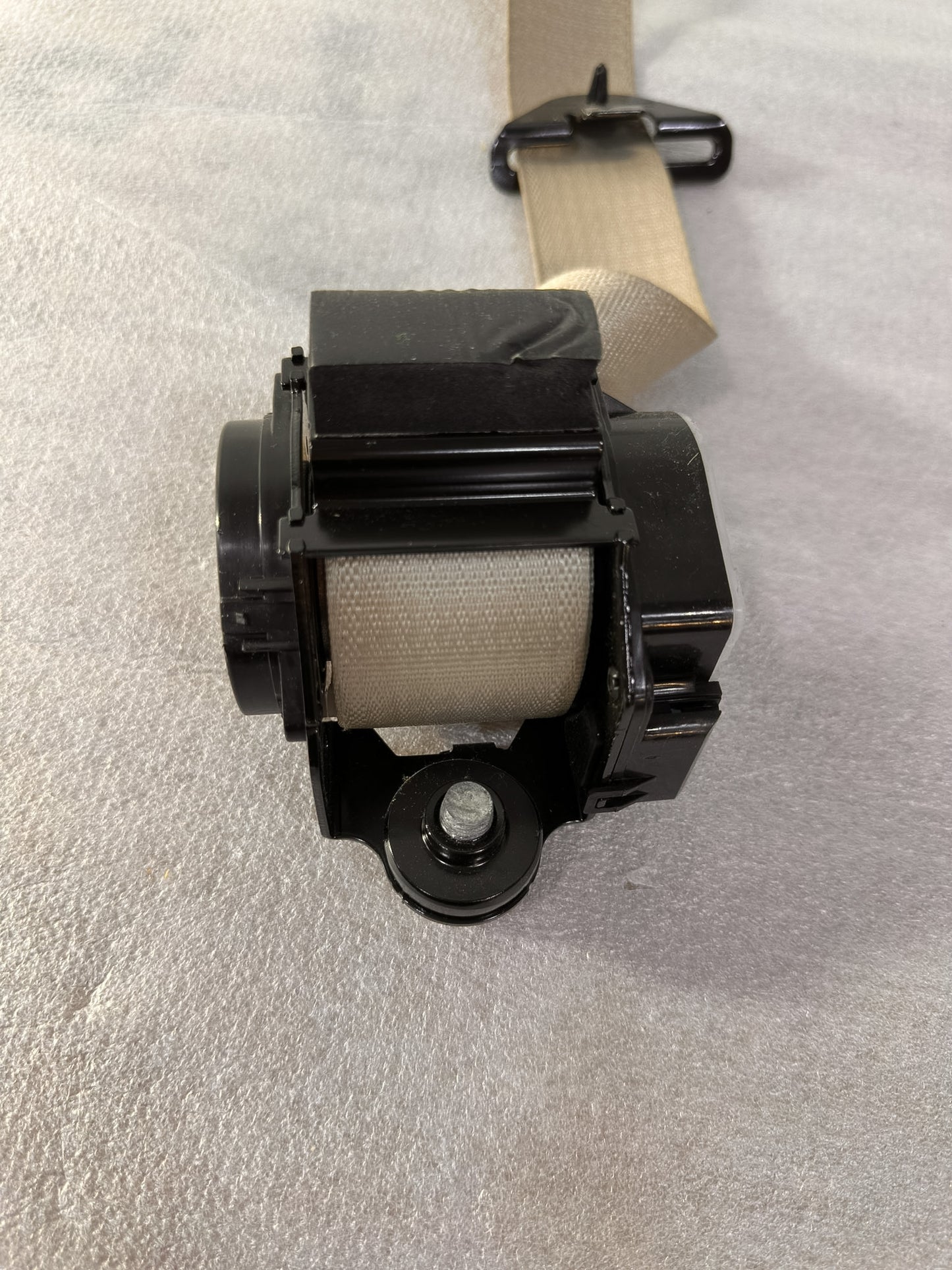 2019 Buick Envision Front Passenger Right Side Seat Belt Retractor 84307114, 687786459
