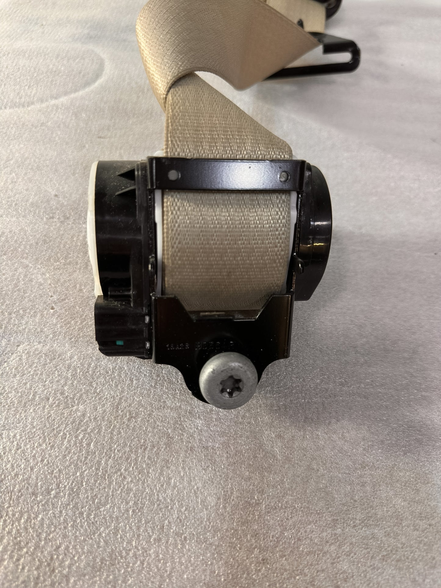 2019 Buick Envision Front Passenger Right Side Seat Belt Retractor 84307114, 687786459