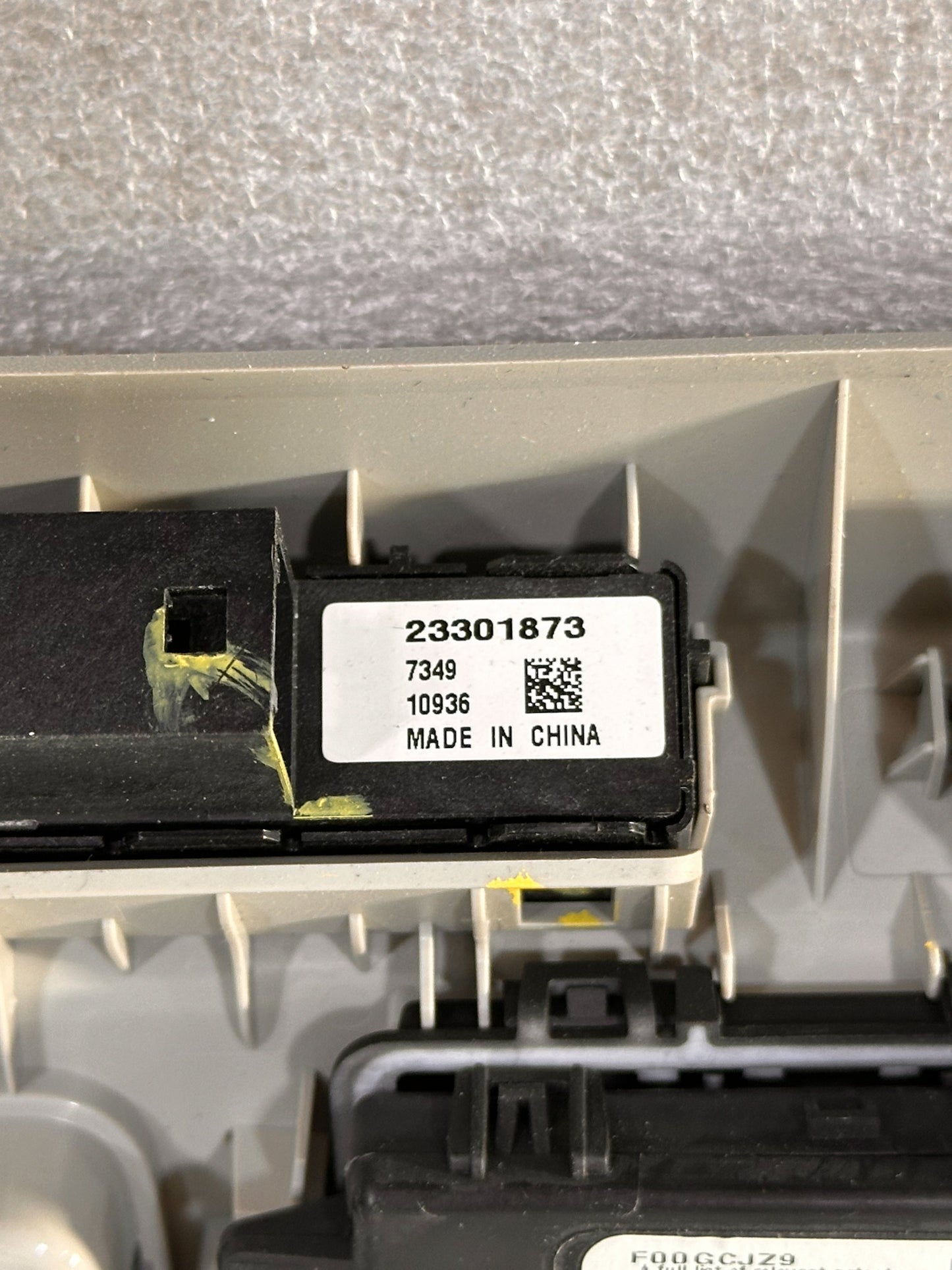 2019 Buick Envision Front Roof Overhead Console Dome Light Lamp Switch OEM 84397332, 84084118, 23301873