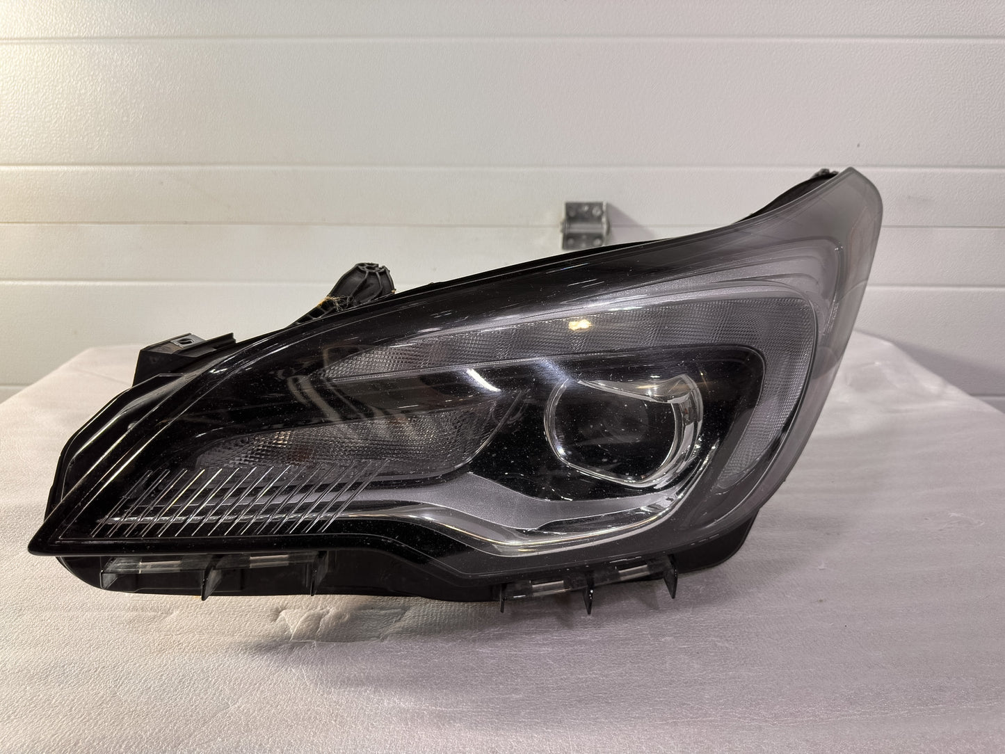 2019-2020 Buick Envision Front Driver Left Side Headlight Headlamp Assy