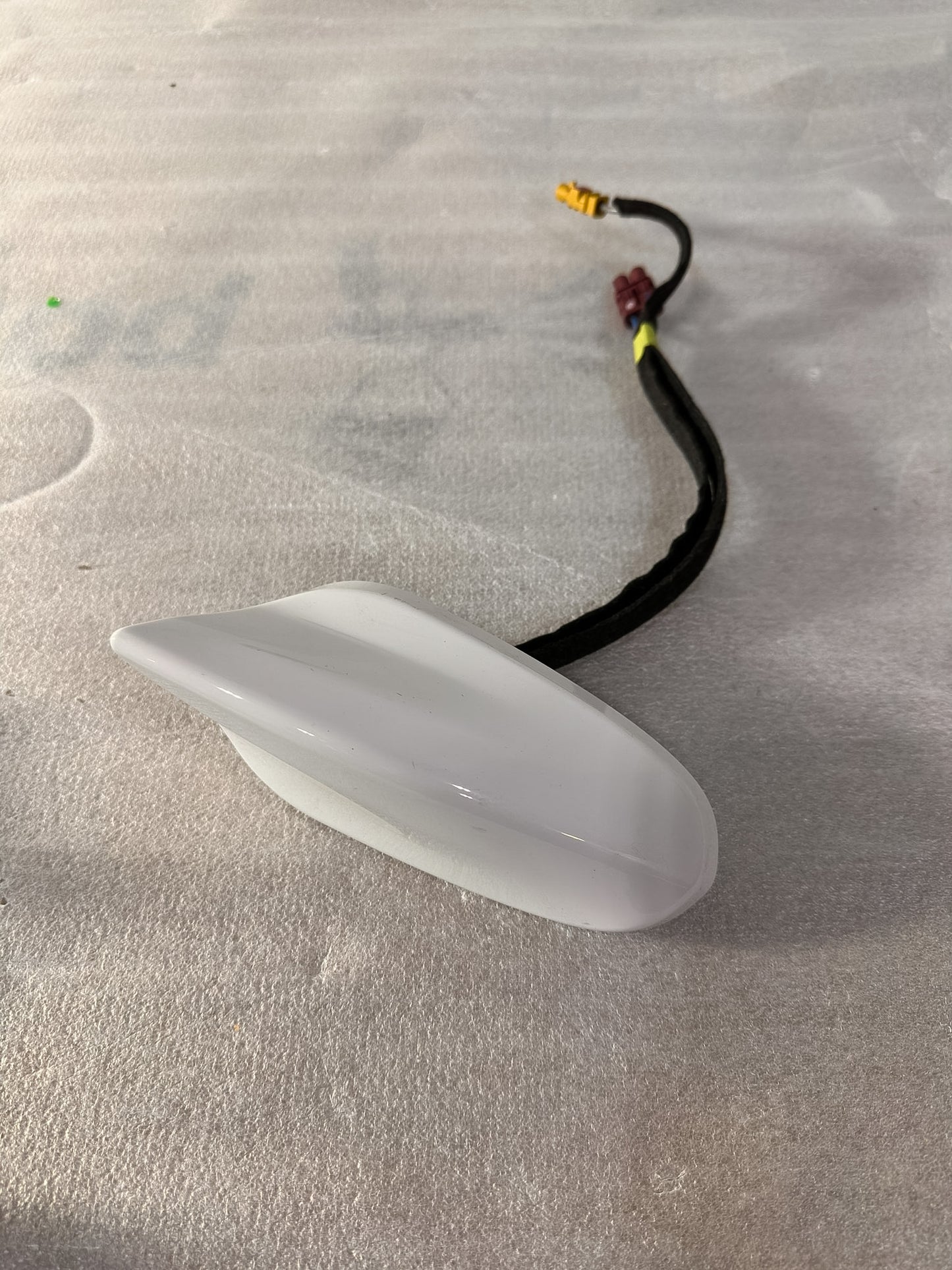 2019 Buick Envision Roof Antenna White Shark 84098594, 000140640
