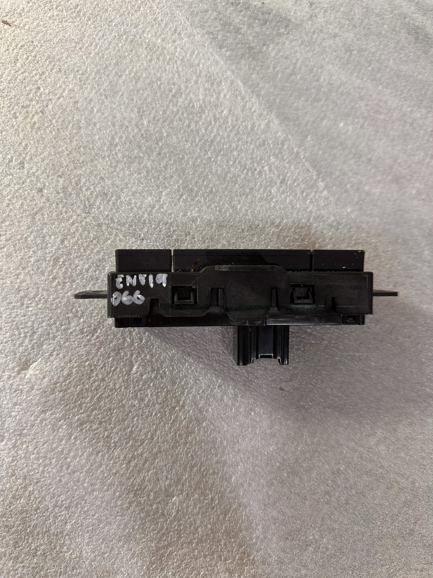 2016-2020 Buick Envision Center Console Traction Stability Control Switch 22925704