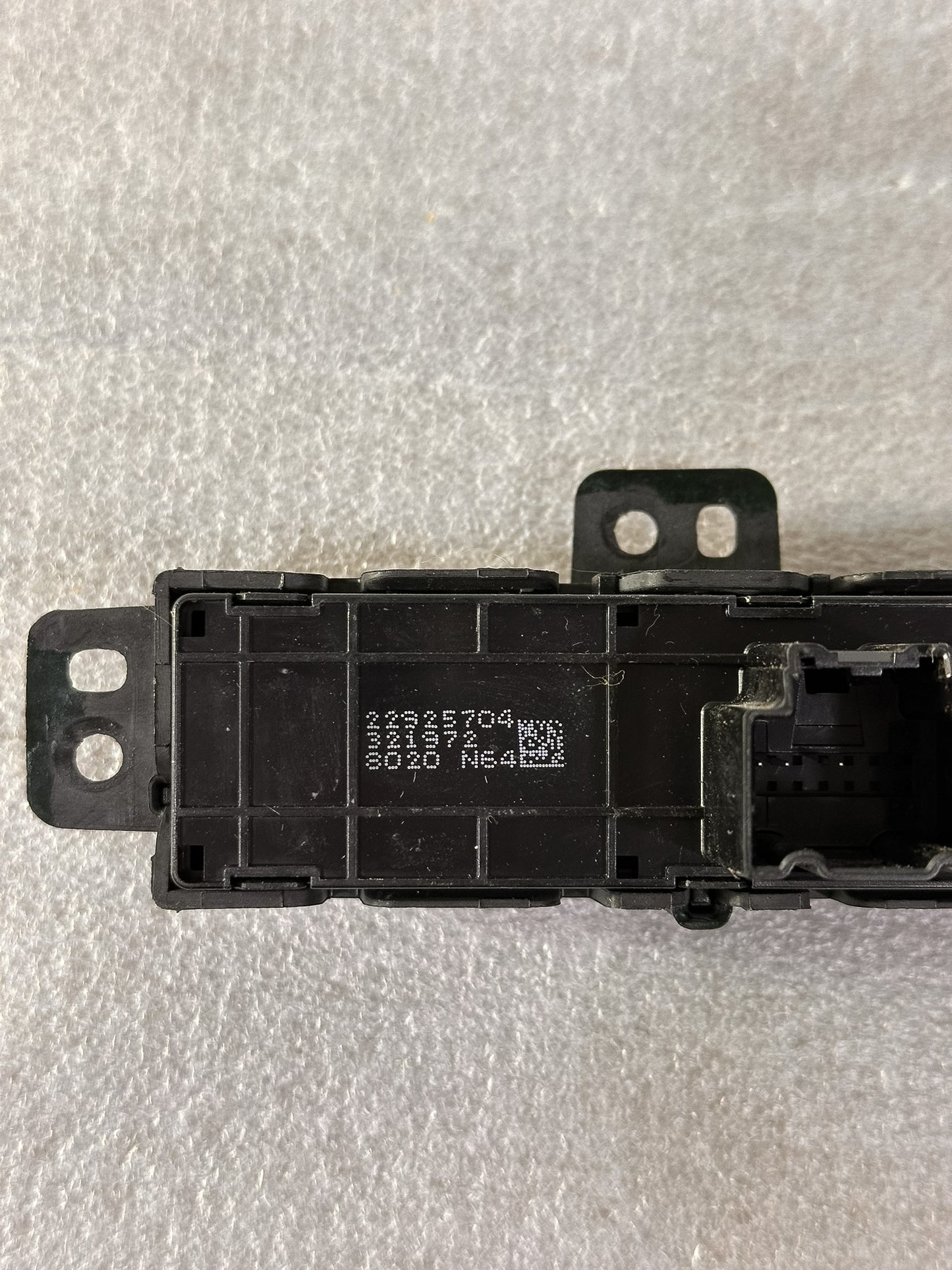 2016-2020 Buick Envision Center Console Traction Stability Control Switch 22925704