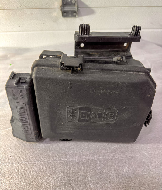 2016-2020 Buick Envision Fuse Box 23287076, 22926955, 84067159