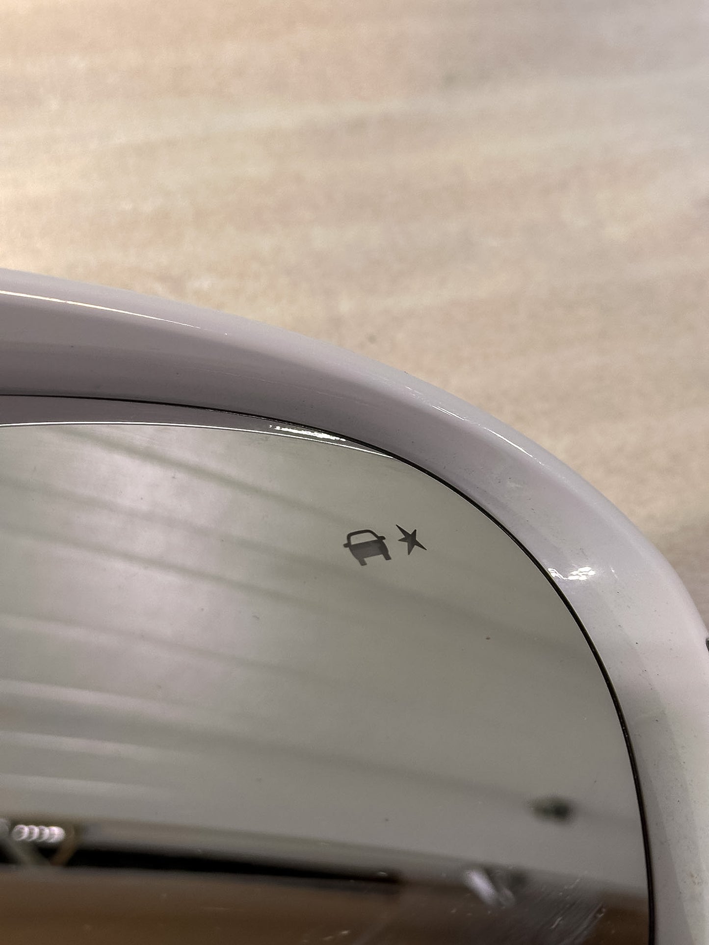 2017-2020 Buick Envision Front Driver Left Side Exterior Rear View Mirror 84144752,  84084604, 84144816