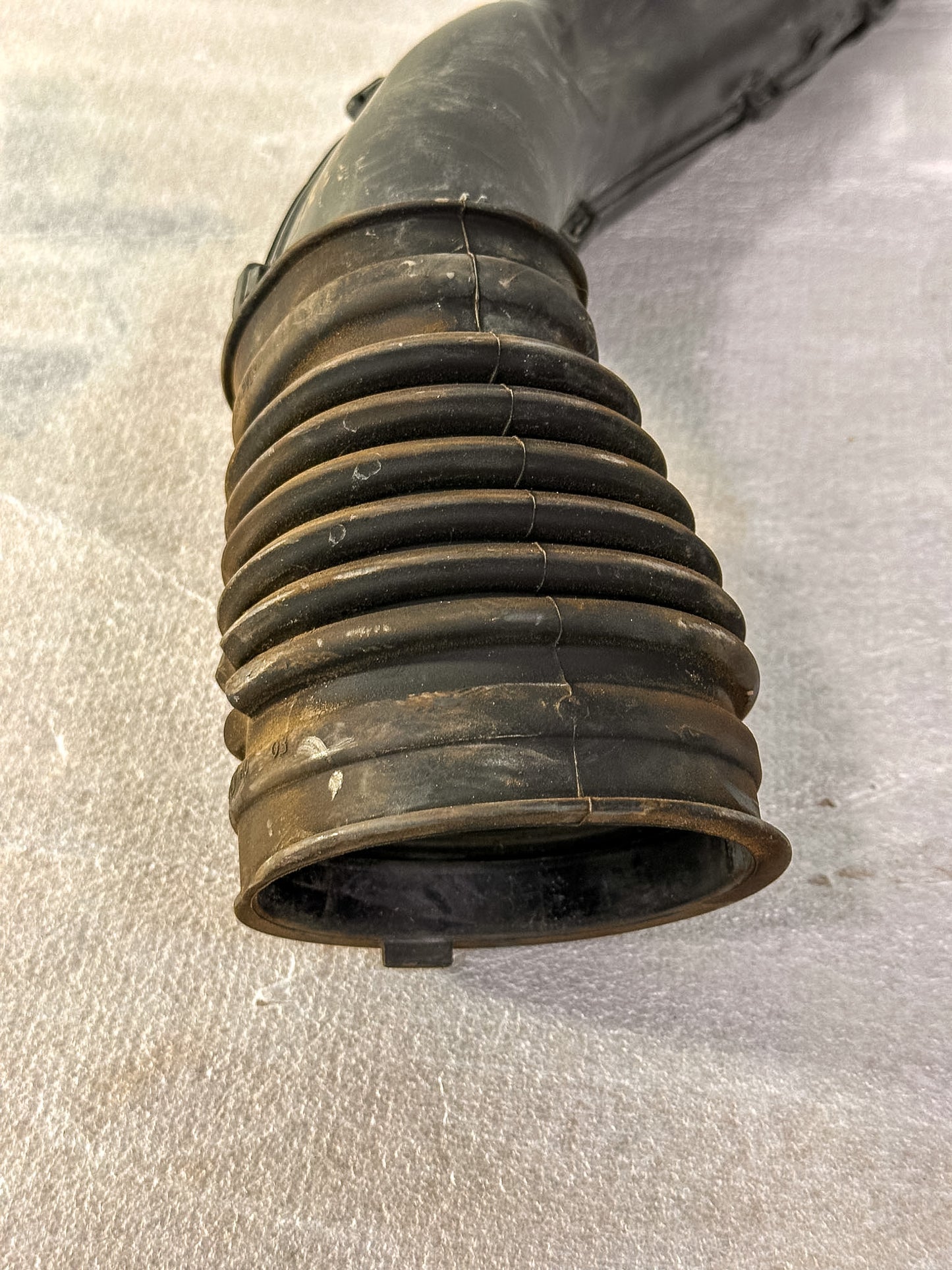2016-2020 Buick Envision Intake Air Duct 13381198