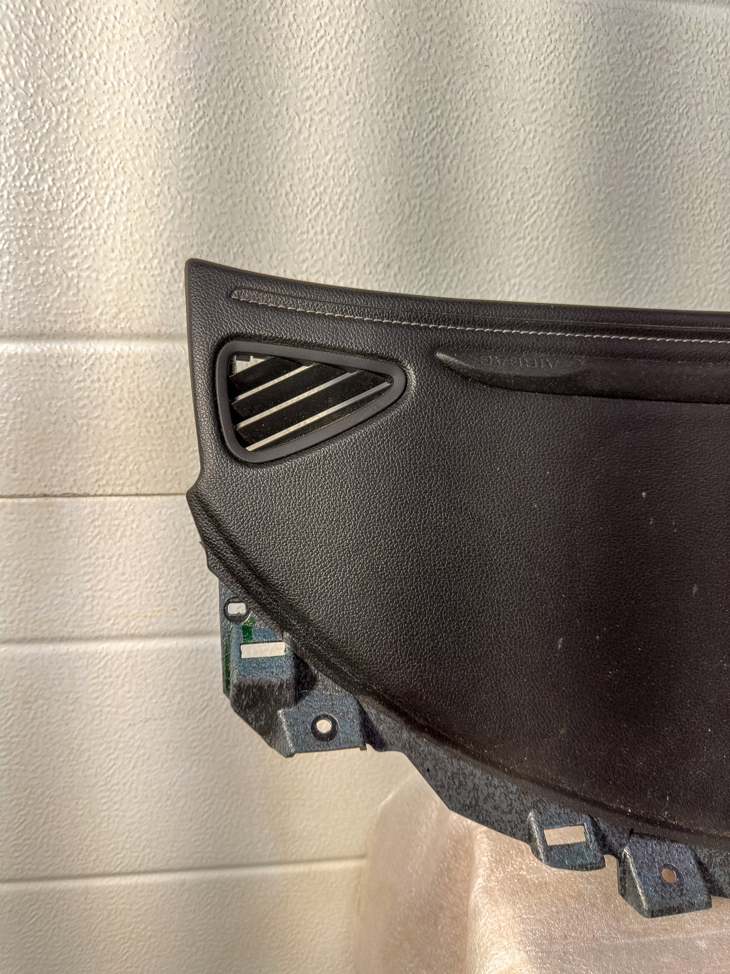 2016-2020 Buick Envision Upper Dash Panel 84135582, 23301702