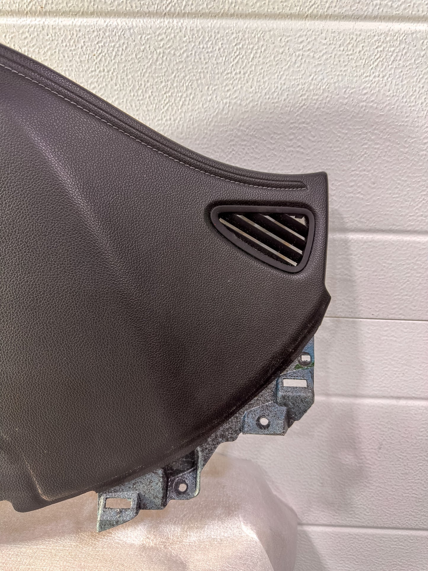 2016-2020 Buick Envision Upper Dash Panel 84135582, 23301702