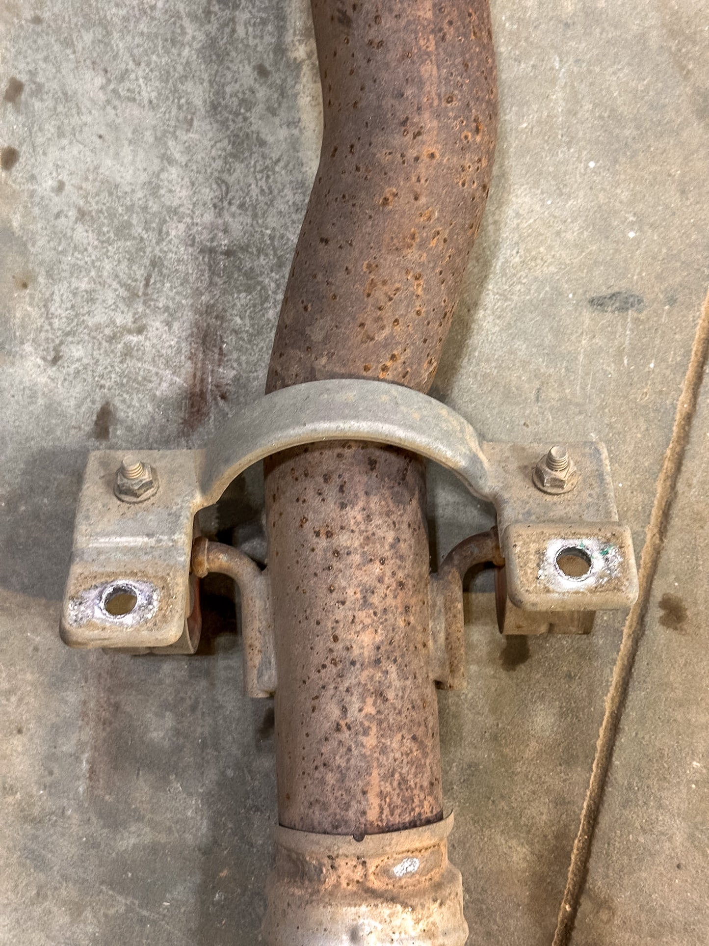 2019-2020 Buick Envision Exhaust Front Pipe 84450450,  23410392