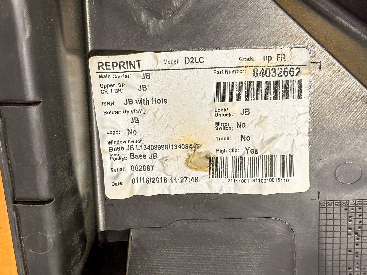 2017-2018 Chevrolet Cruze Front Right Passenger Side Interior Door Trim Panel  84032662