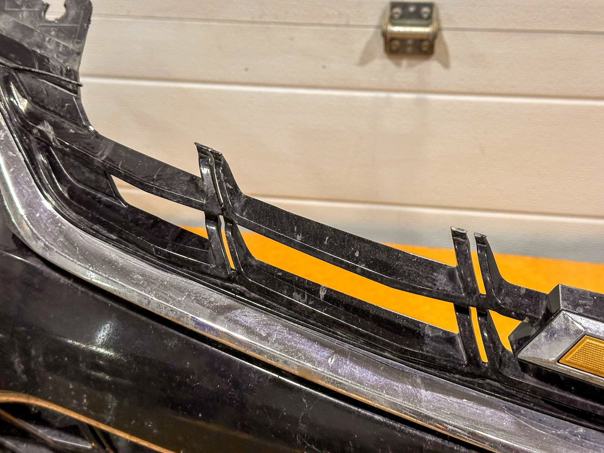 2016-2018 Chevrolet Cruze Front Bumper Cover Complete 84288772, 23448610, - view 11
