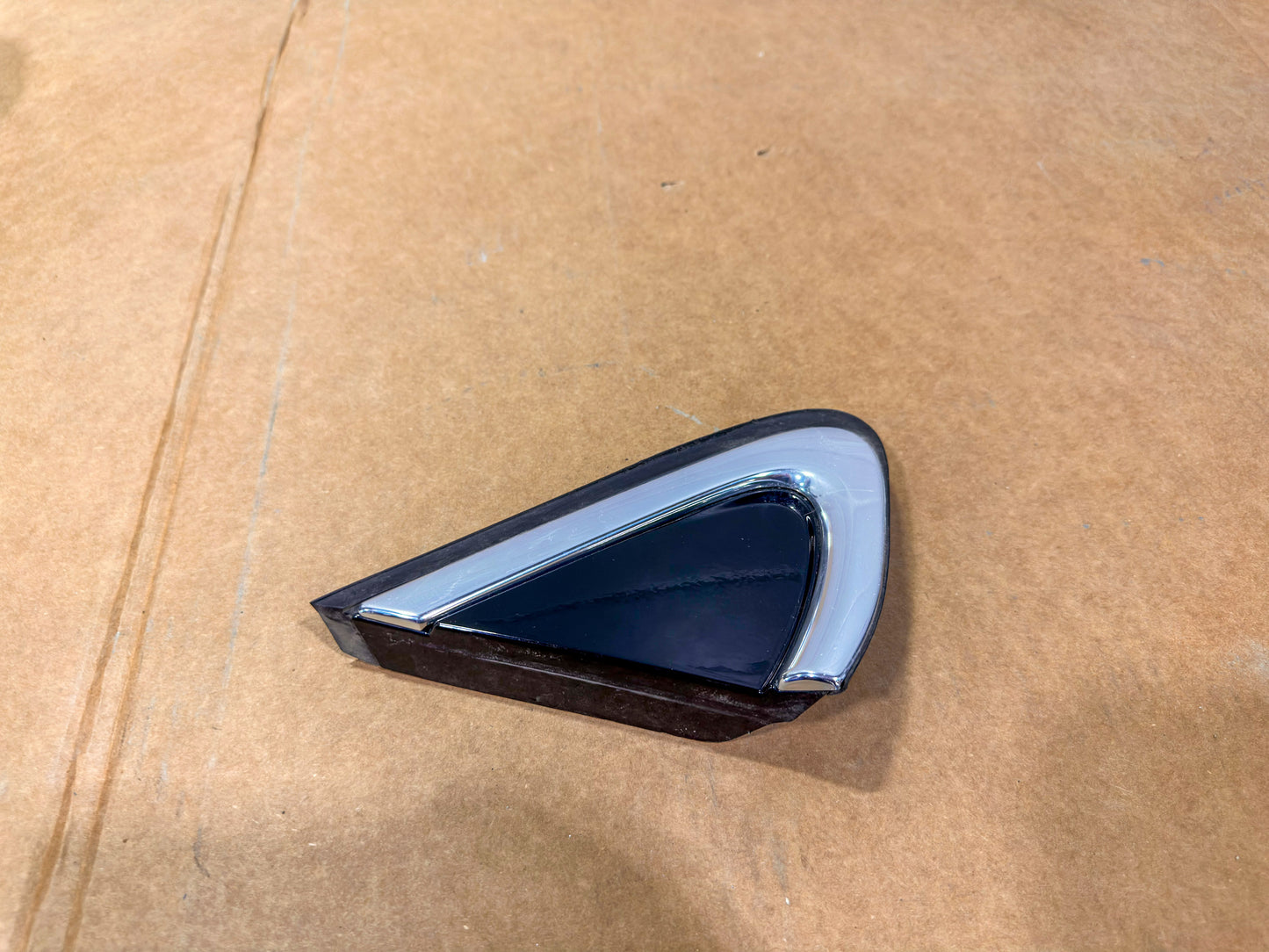 2018 Chevrolet Cruze Front Fender Upper Rear Molding 84106814