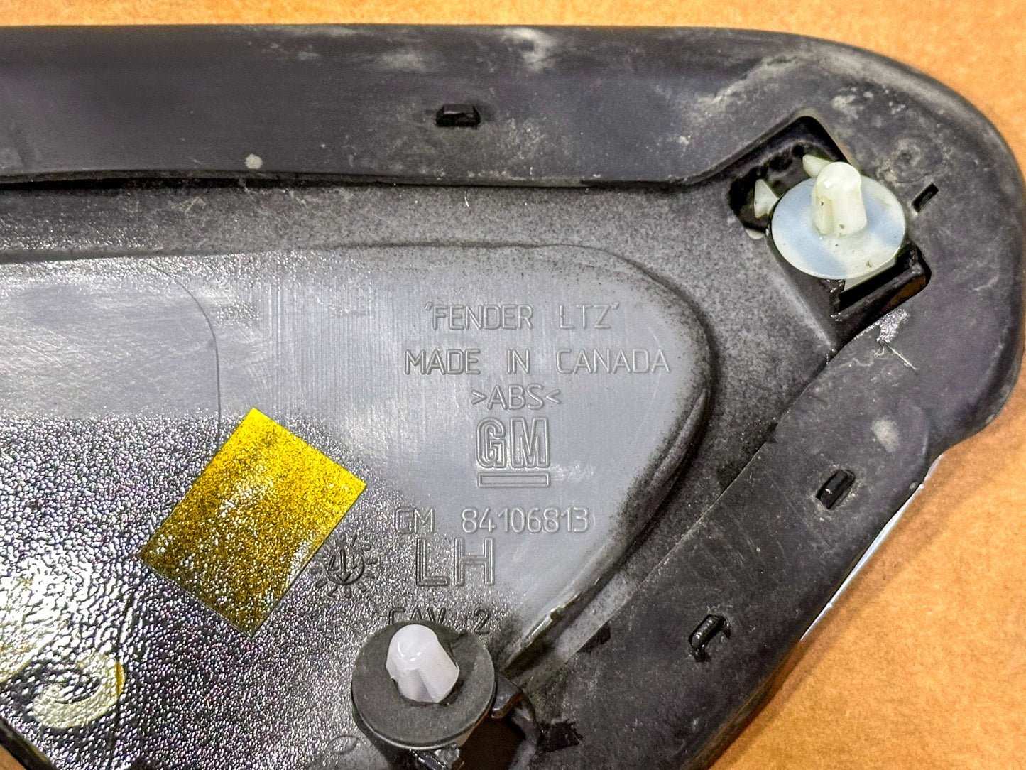 2018 Chevrolet Cruze Front Driver Side Fender Upper Rear Molding 84106813,  23453979, 84016351