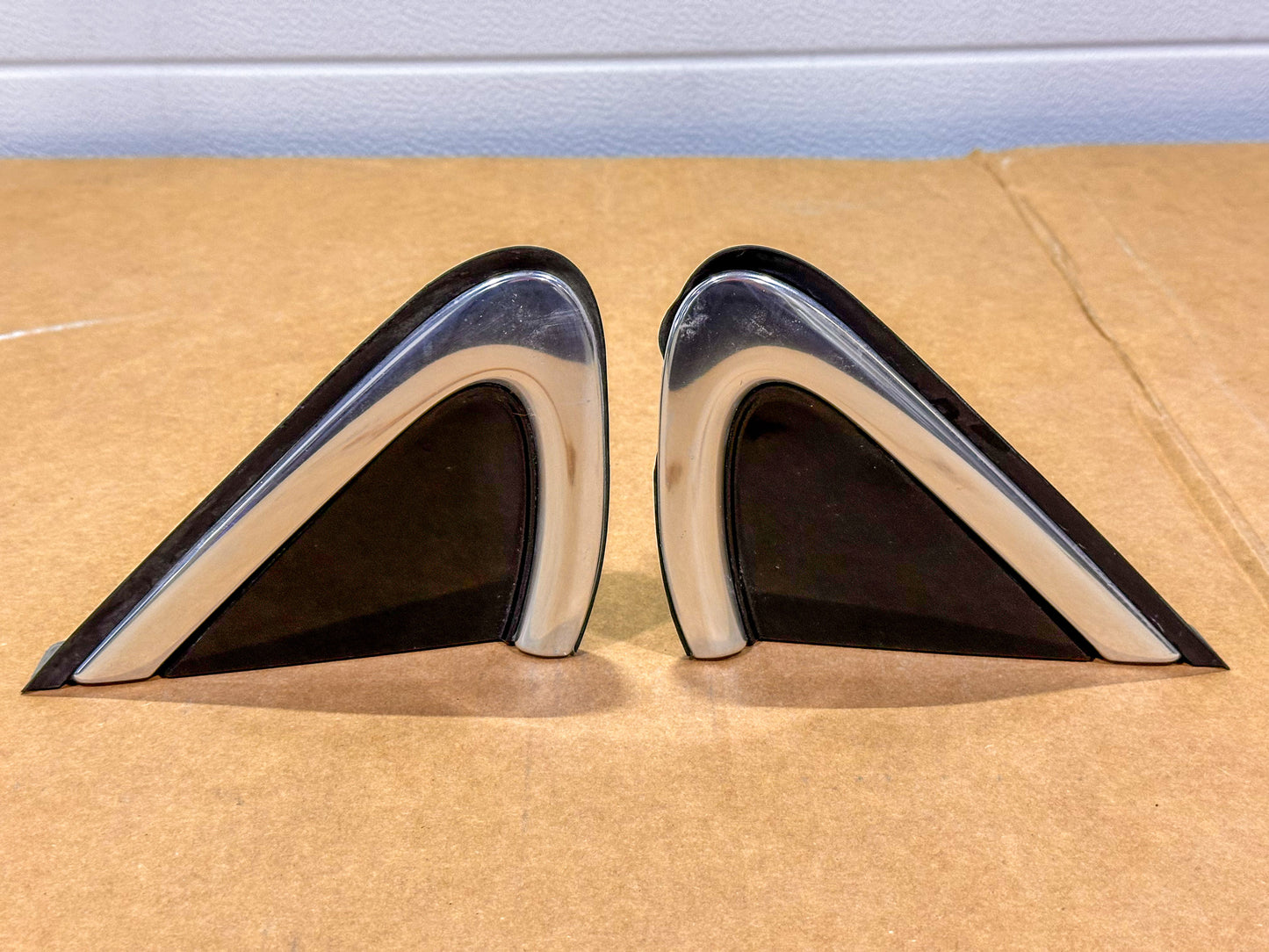 2018 Chevrolet Cruze Front Driver Side Fender Upper Rear Molding 84106813,  23453979, 84016351