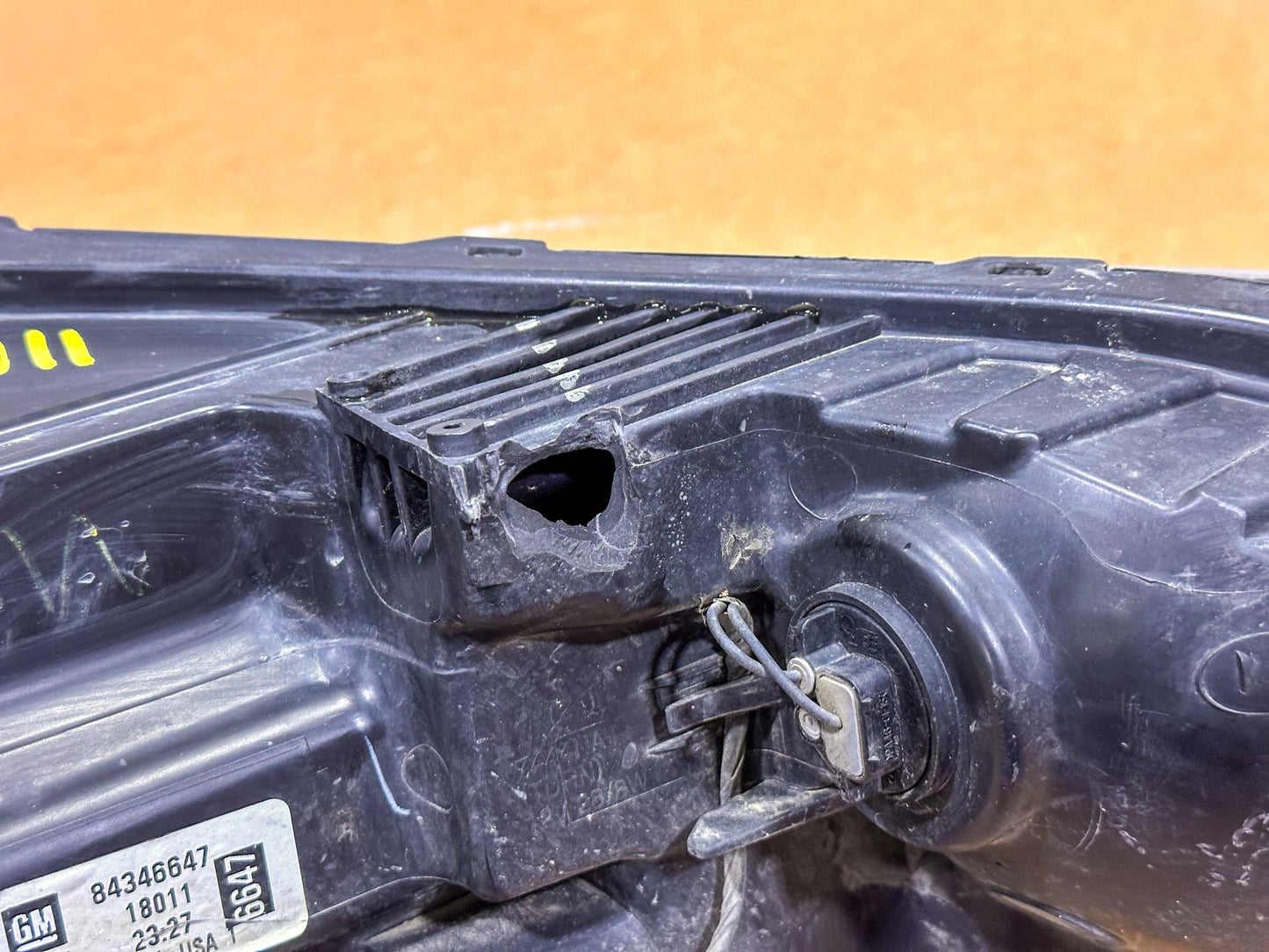 2017-2019 Chevrolet Cruze Front Headlight Left Driver Side Halogen 84346647, 42680785, 23389739, 84033351, 84063576, 84106694, 84156515