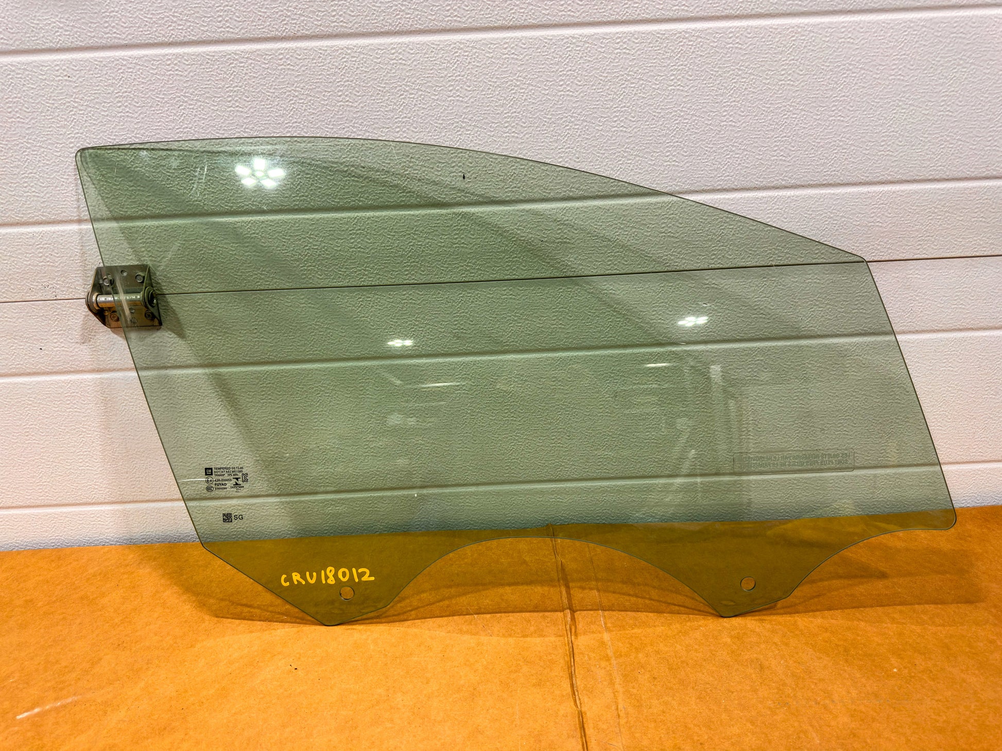 2016-2019 Chevrolet Cruze Driver Left Side Front Door Window Glass 13412495 - view 2